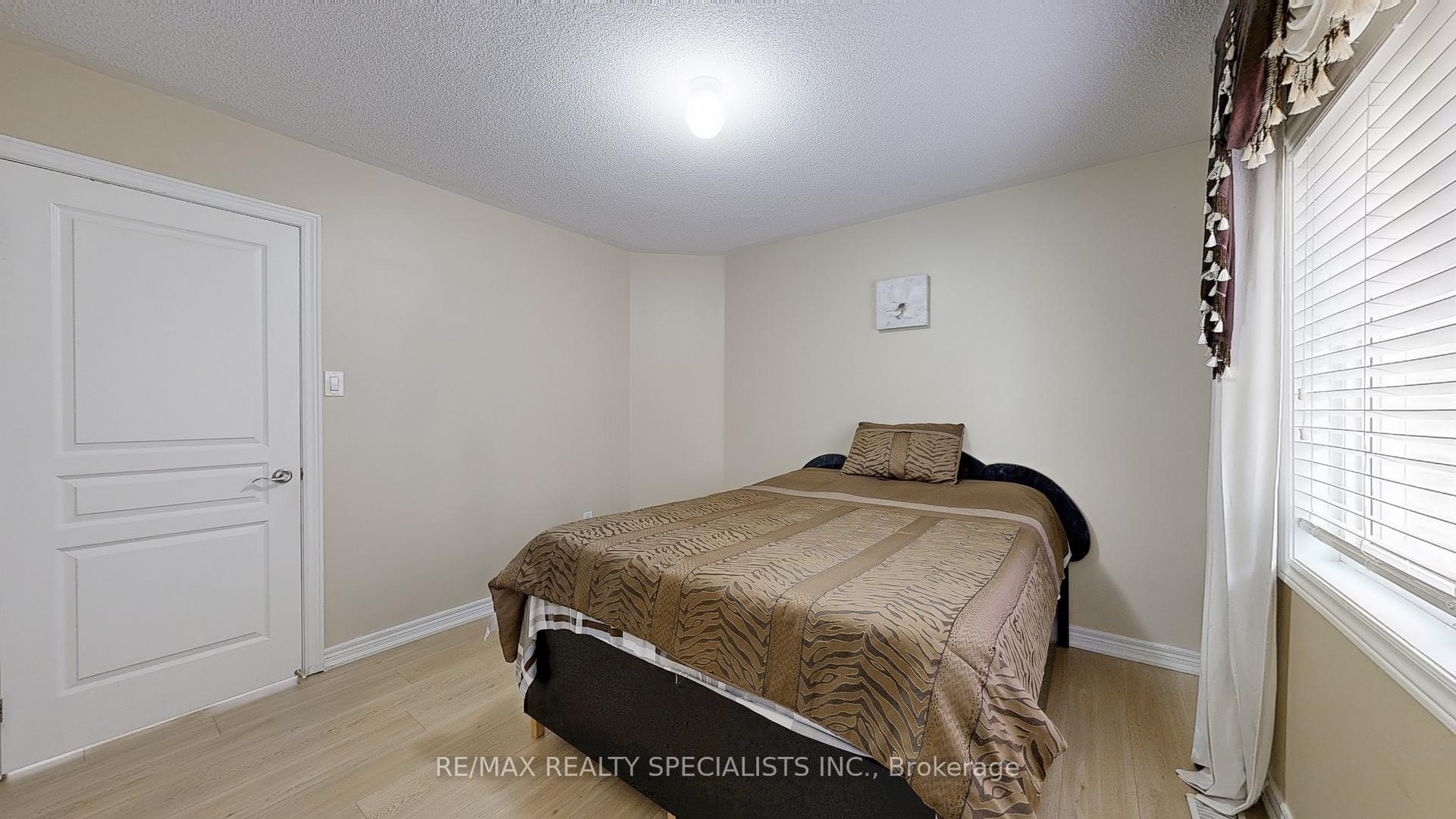 Photo 33 of 53 Heatherglen Drive, Brampton, Credit Valley — HOMEH