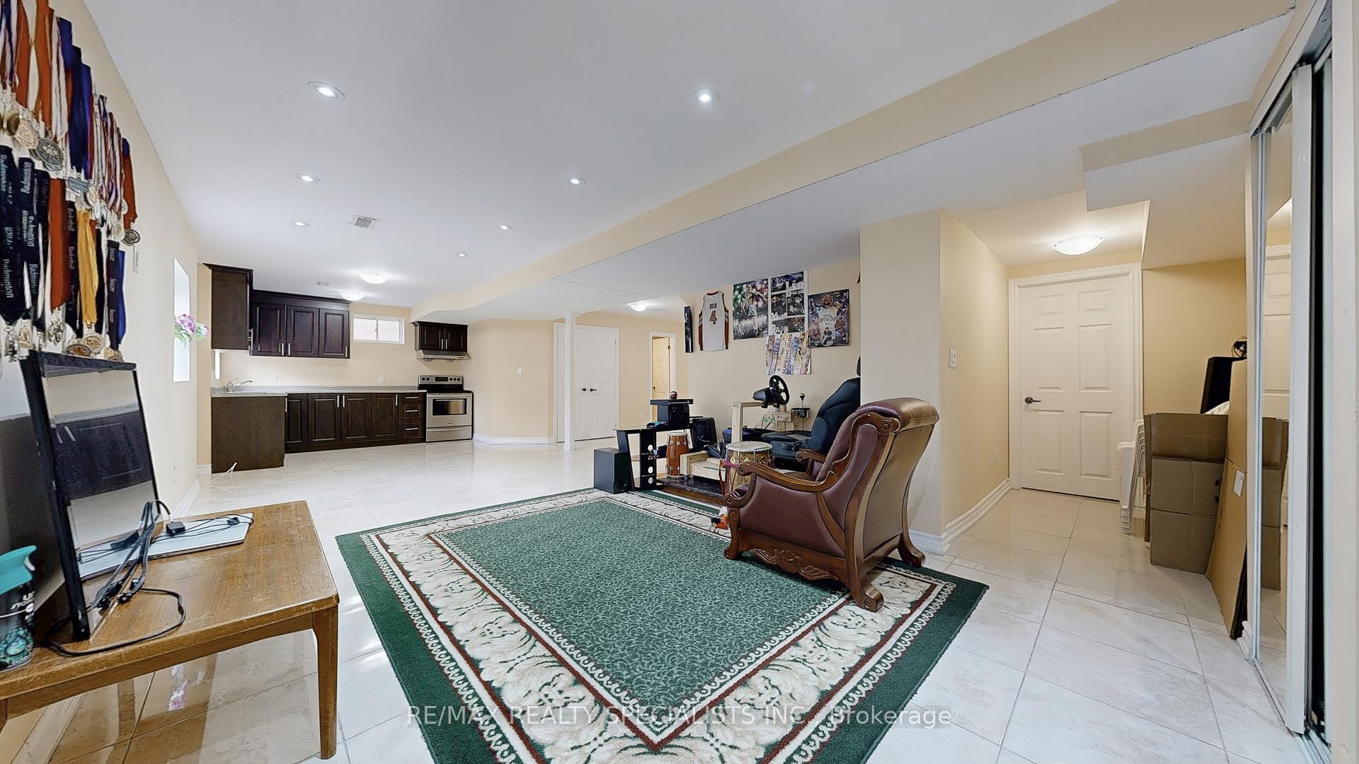 Photo 34 of 53 Heatherglen Drive, Brampton, Credit Valley — HOMEH