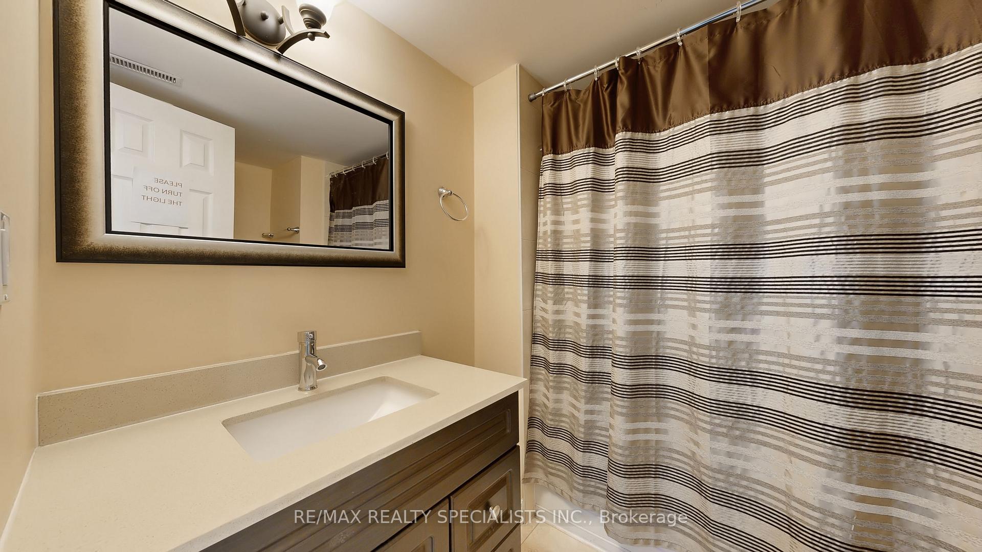 Photo 45 of 53 Heatherglen Drive, Brampton, Credit Valley — HOMEH