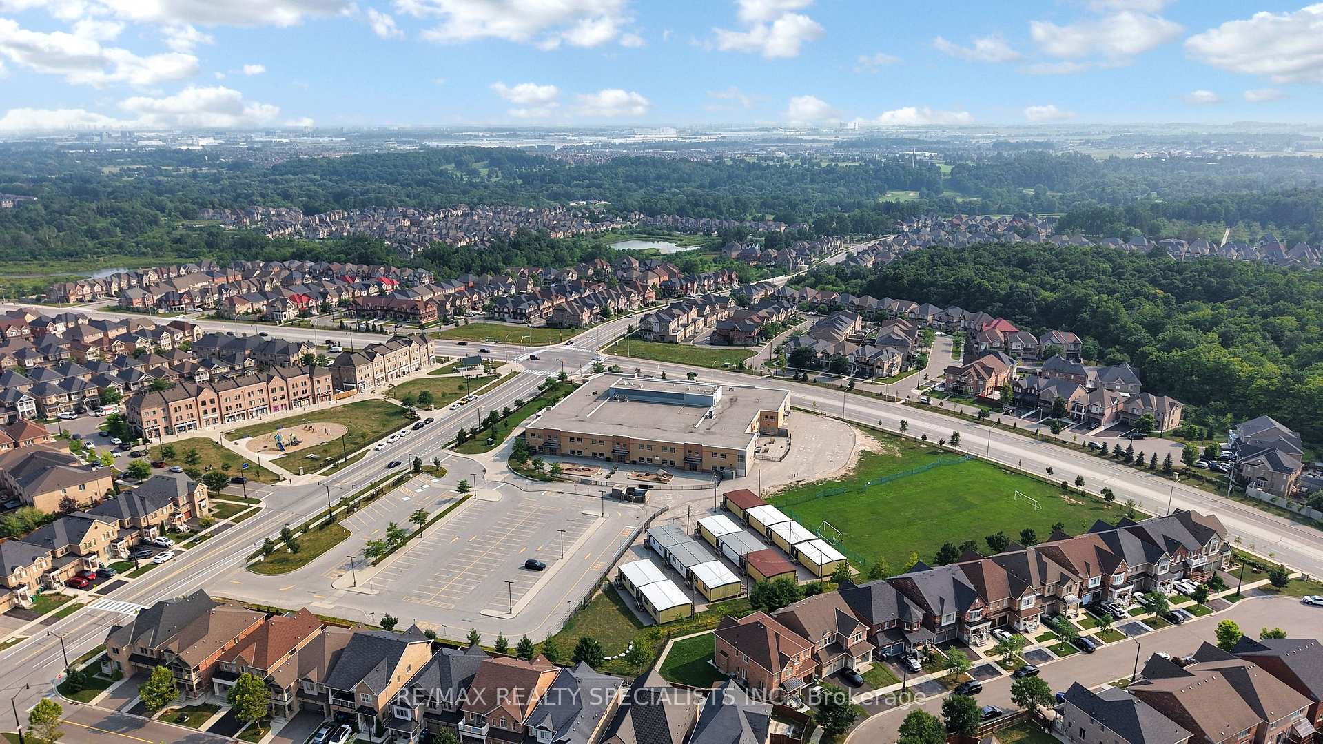 Photo 39 of 53 Heatherglen Drive, Brampton, Credit Valley — HOMEH