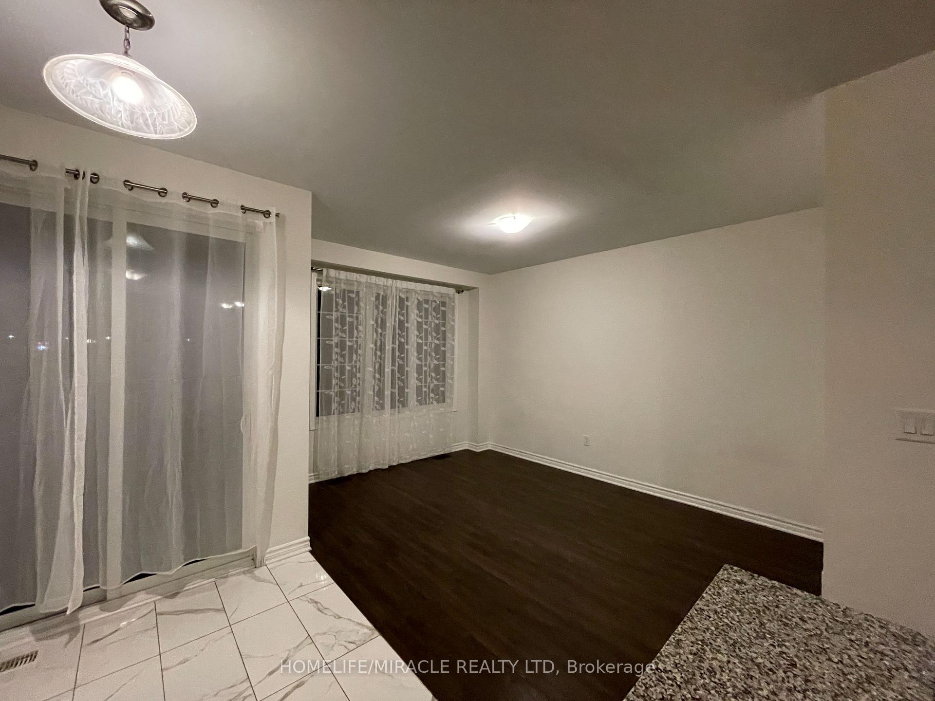 Photo 2 of 56 Circus Crescent, Brampton, Northwest Brampton — HOMEH
