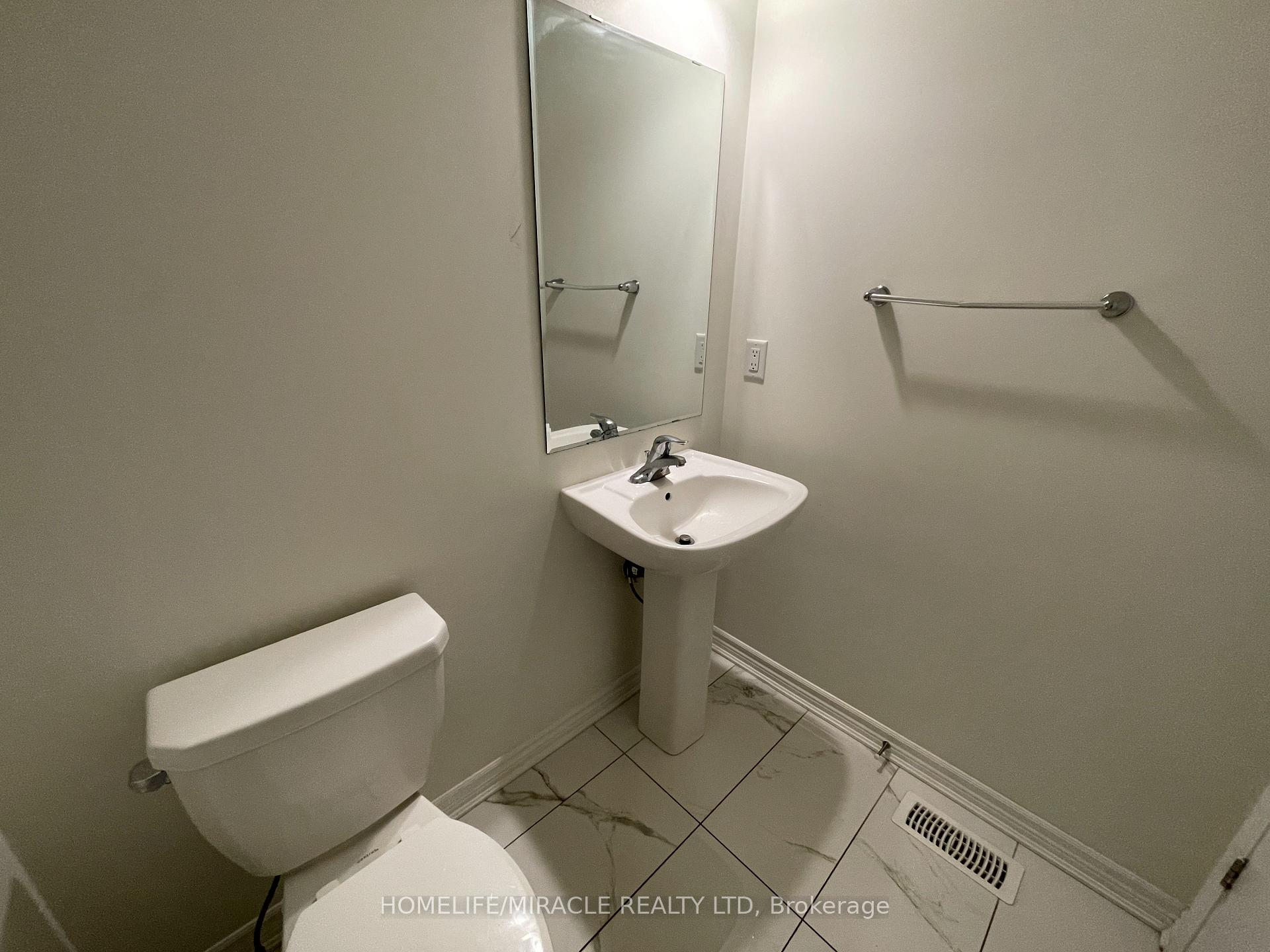 Photo 17 of 56 Circus Crescent, Brampton, Northwest Brampton — HOMEH