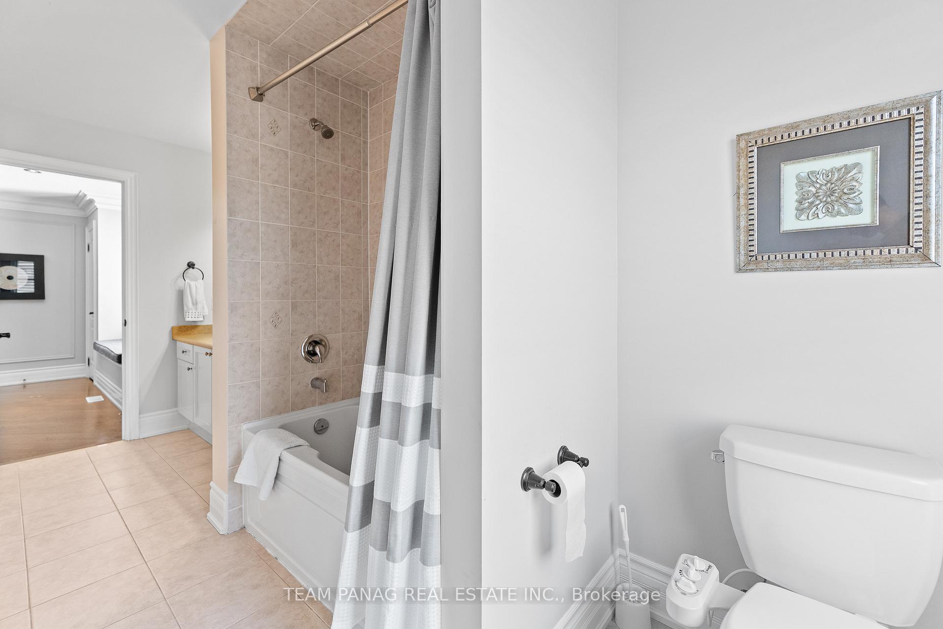 Photo 17 of 21 Lauderhill Road, Brampton, Vales of Castlemore North — HOMEH