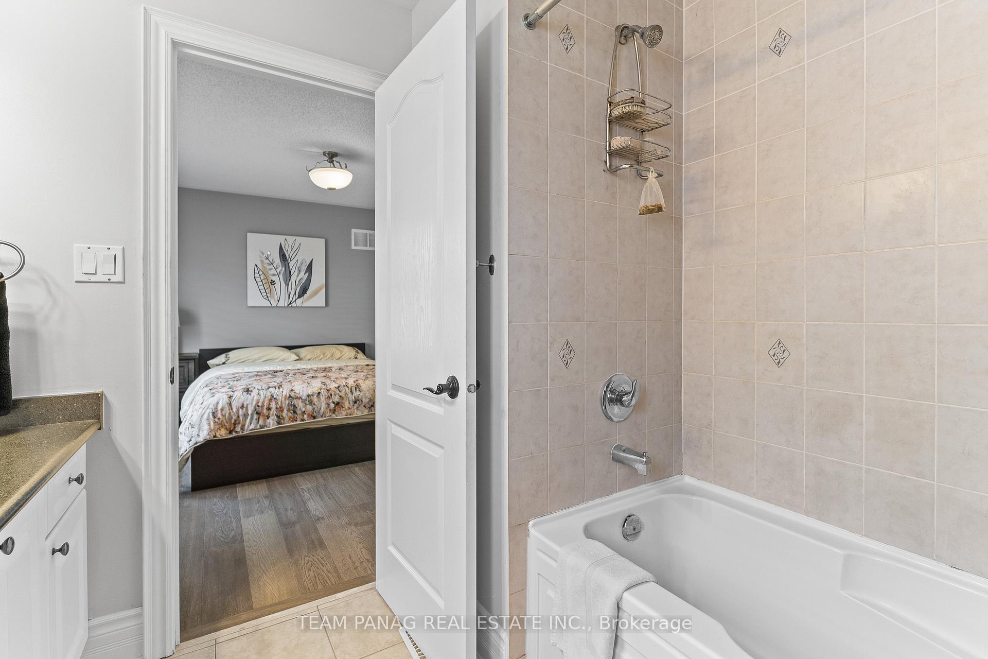 Photo 21 of 21 Lauderhill Road, Brampton, Vales of Castlemore North — HOMEH