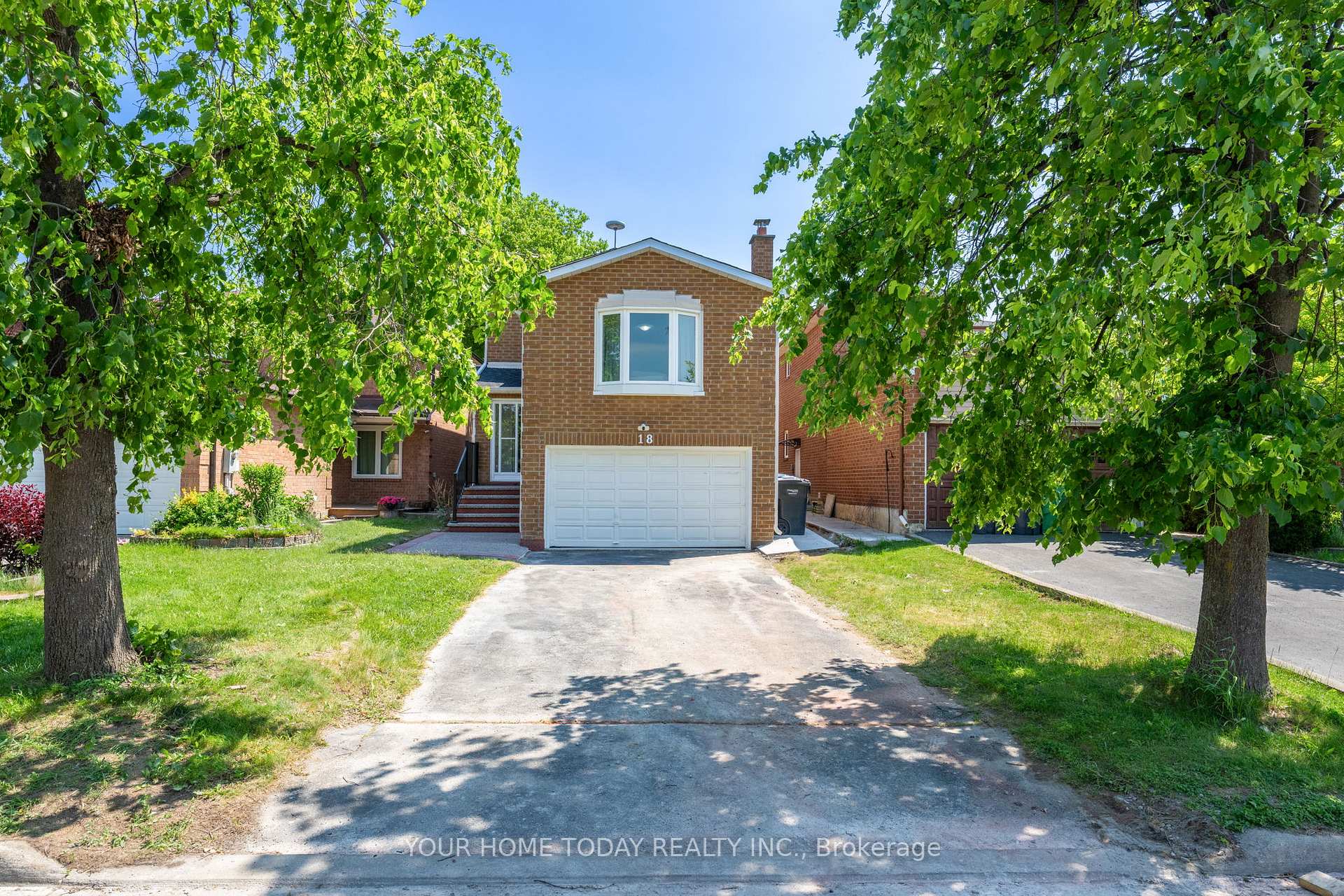 Photo 1 of 18 Alabaster Drive, Brampton, Brampton North — HOMEH