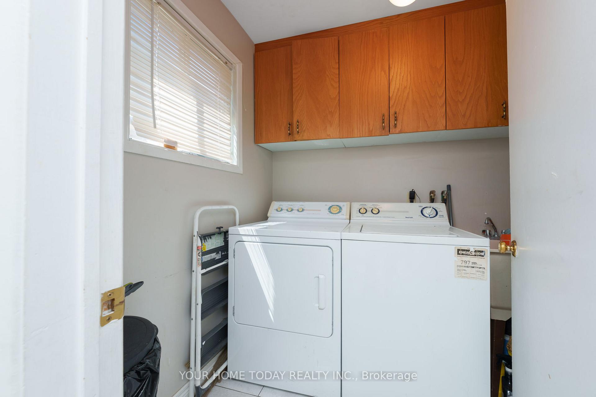 Photo 3 of 18 Alabaster Drive, Brampton, Brampton North — HOMEH