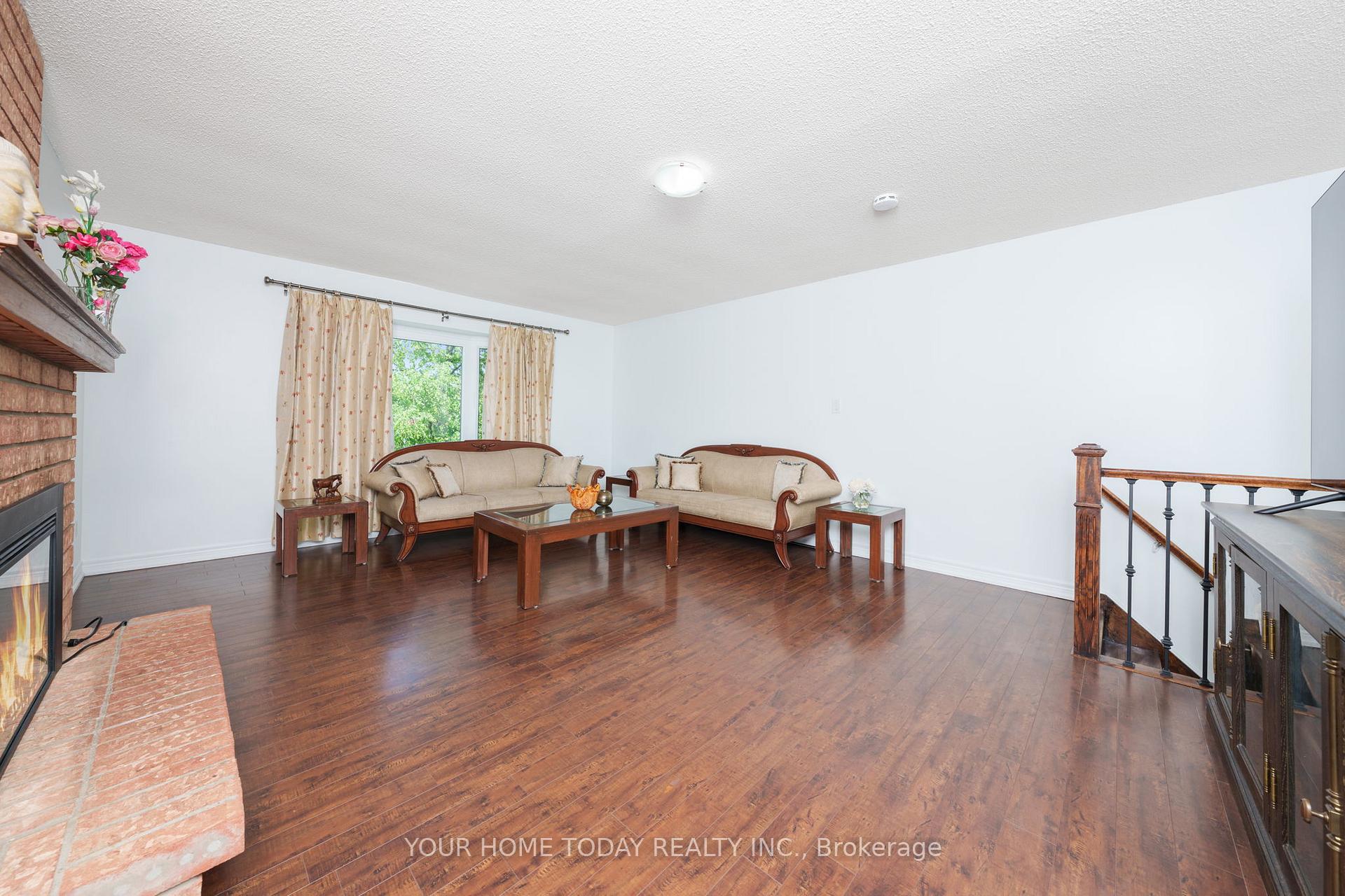 Photo 14 of 18 Alabaster Drive, Brampton, Brampton North — HOMEH
