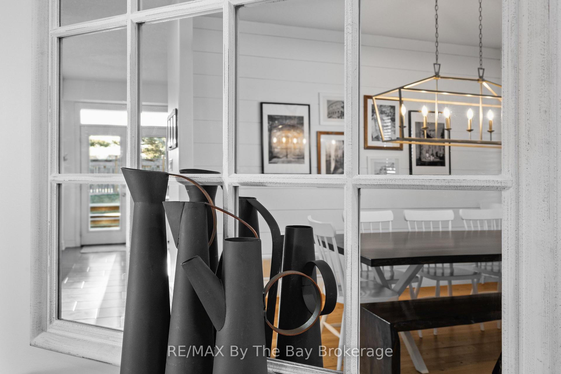 Photo 2 of 77 Lockerbie Crescent, Collingwood — HOMEH