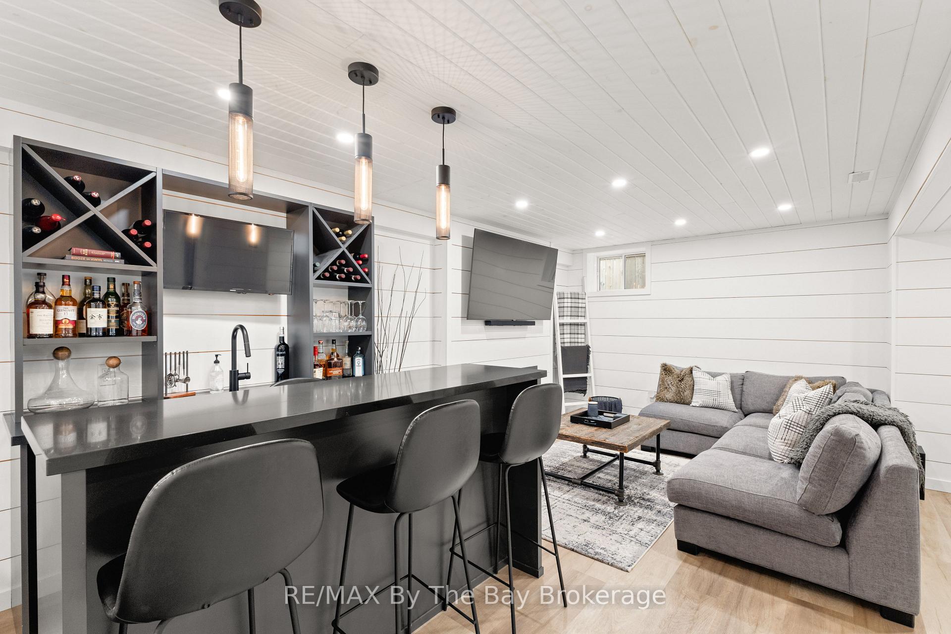 Photo 25 of 77 Lockerbie Crescent, Collingwood — HOMEH