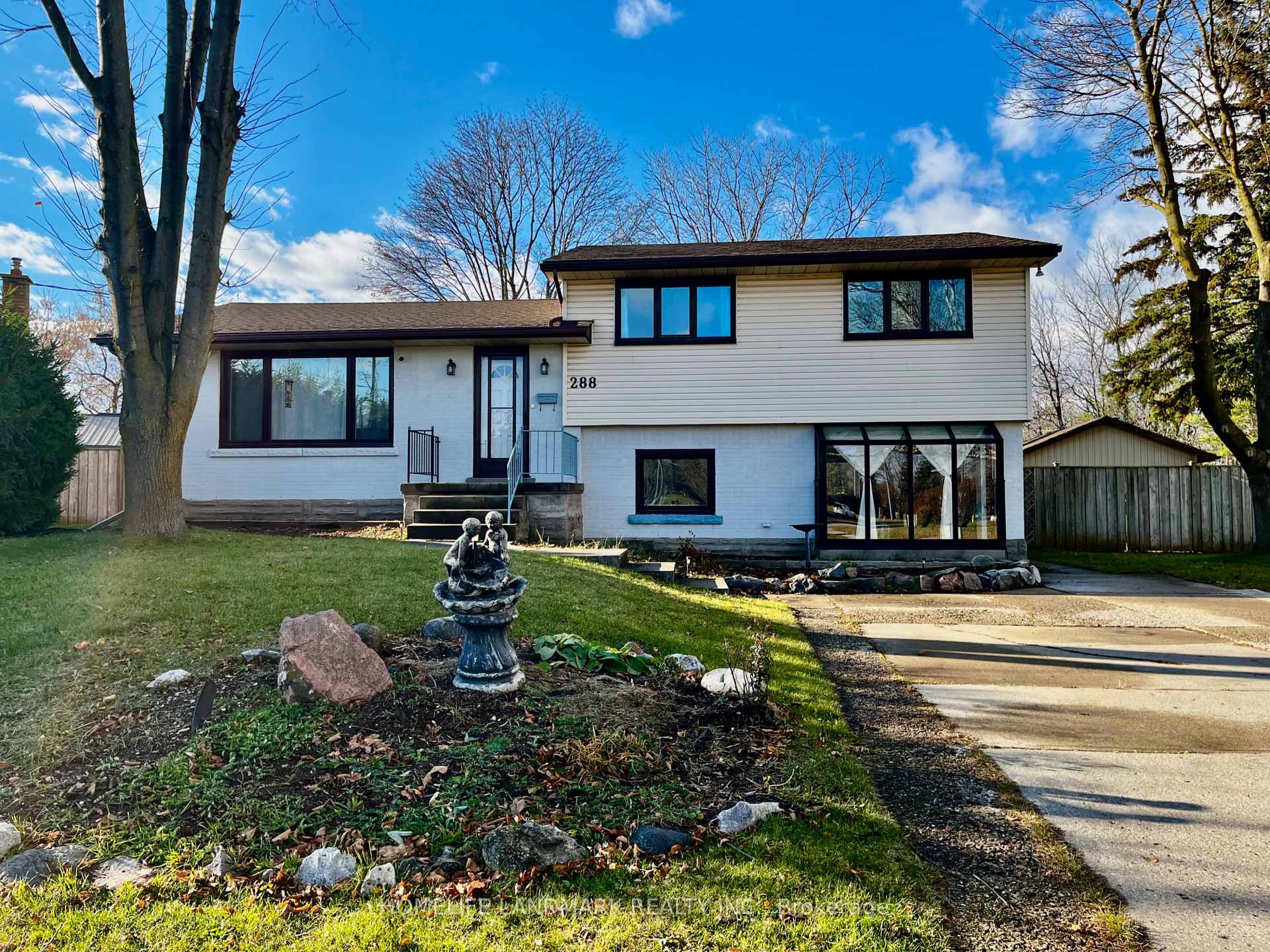 Photo 7 of 288 Cedar Crescent, Cambridge — HOMEH