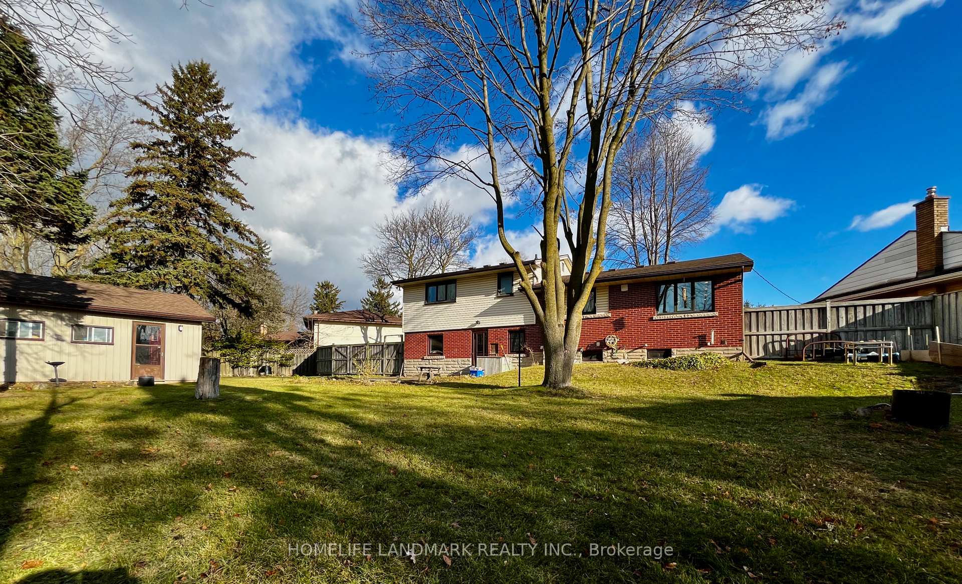 Photo 18 of 288 Cedar Crescent, Cambridge — HOMEH
