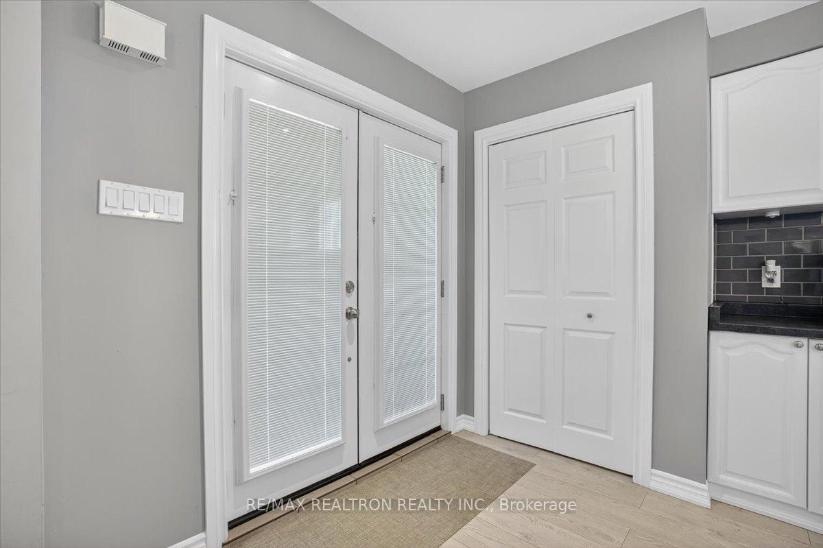 Photo 3 of 48 Roslyn Road, Barrie, Wellington — HOMEH