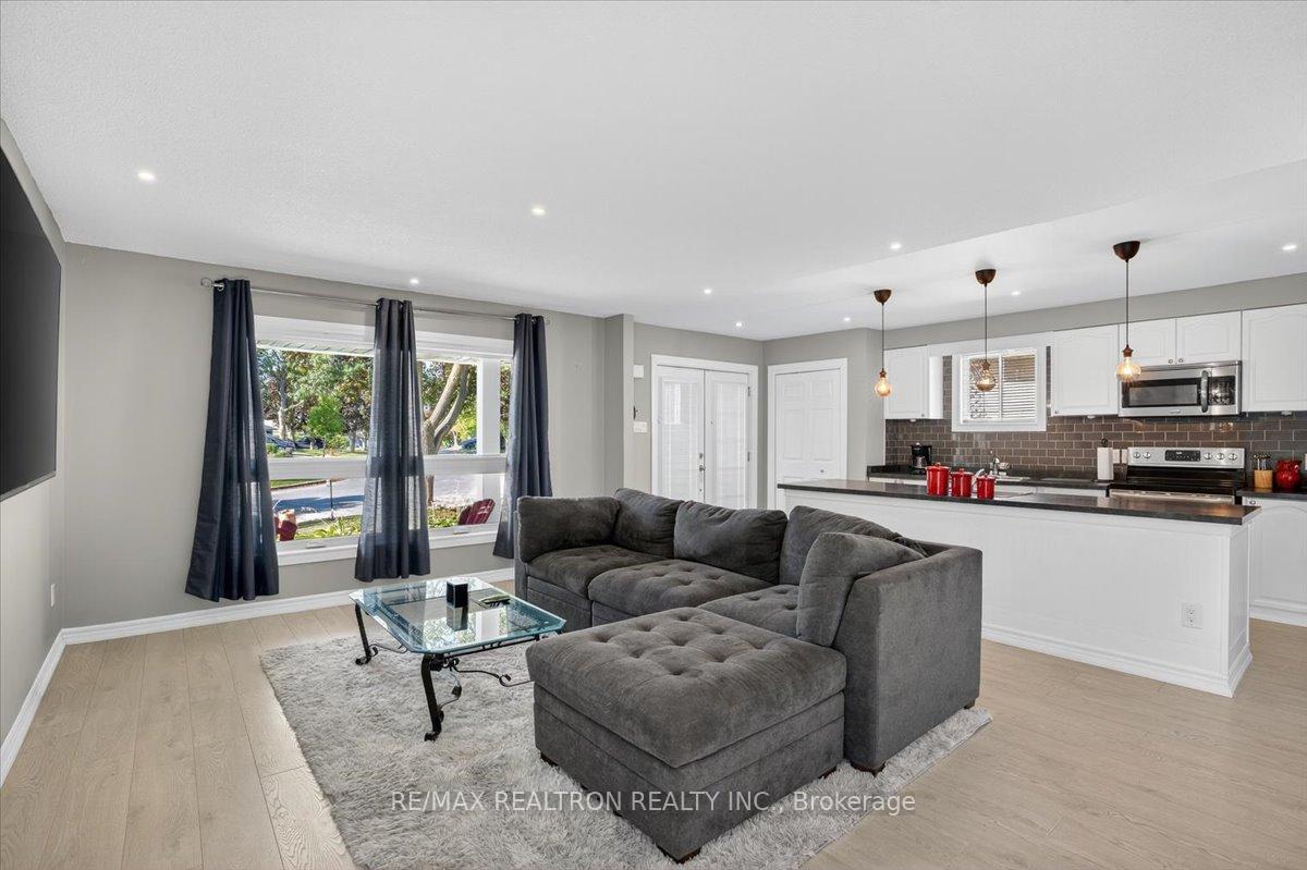 Photo 29 of 48 Roslyn Road, Barrie, Wellington — HOMEH