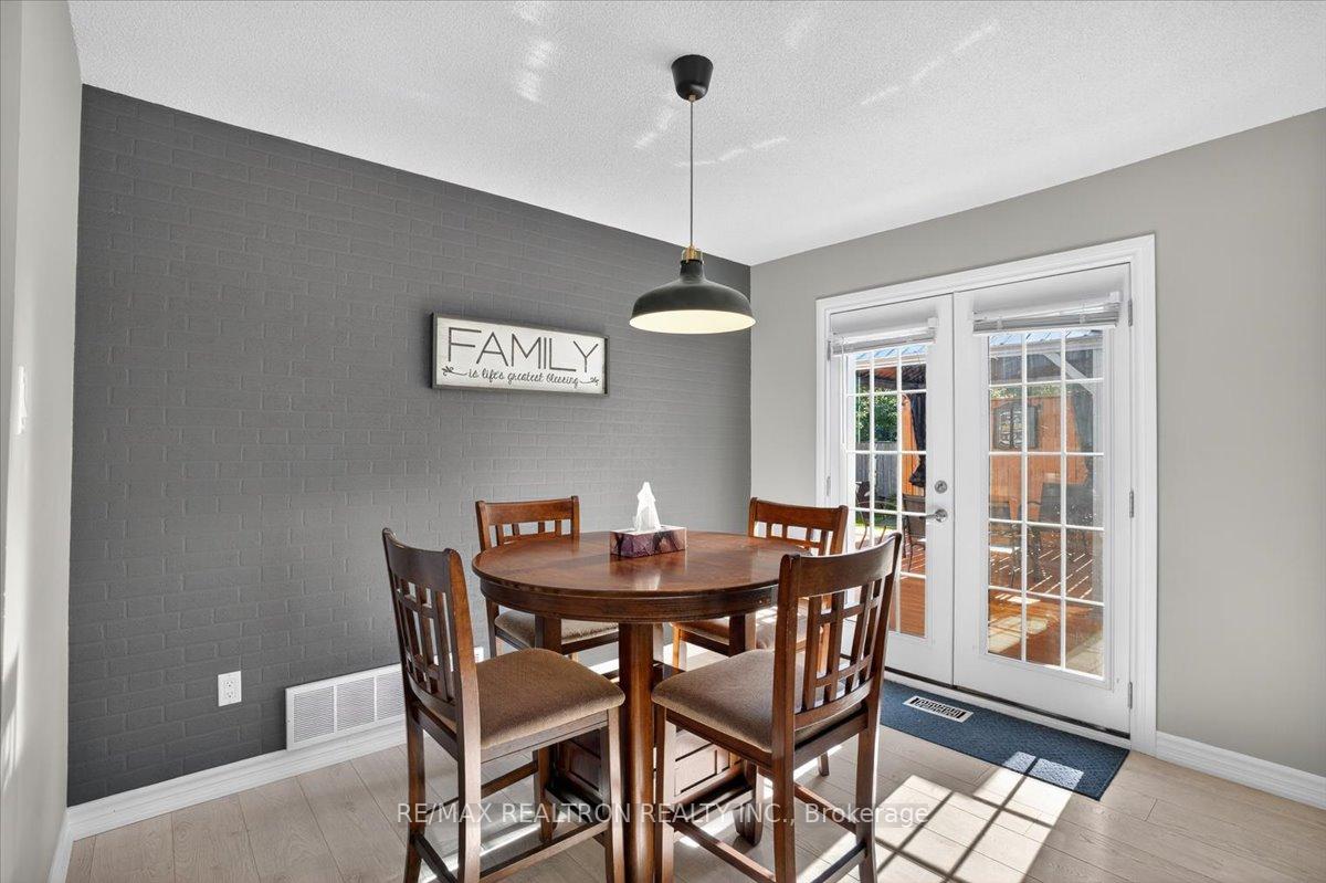 Photo 14 of 48 Roslyn Road, Barrie, Wellington — HOMEH