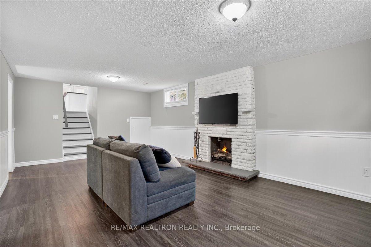 Photo 35 of 48 Roslyn Road, Barrie, Wellington — HOMEH