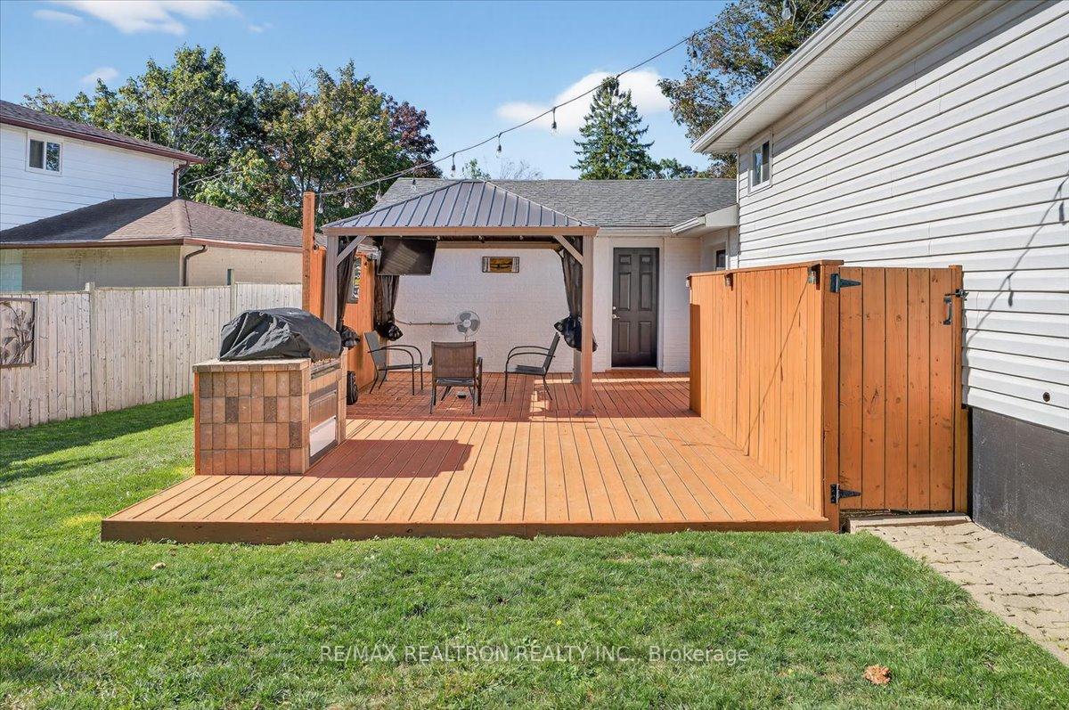 Photo 33 of 48 Roslyn Road, Barrie, Wellington — HOMEH