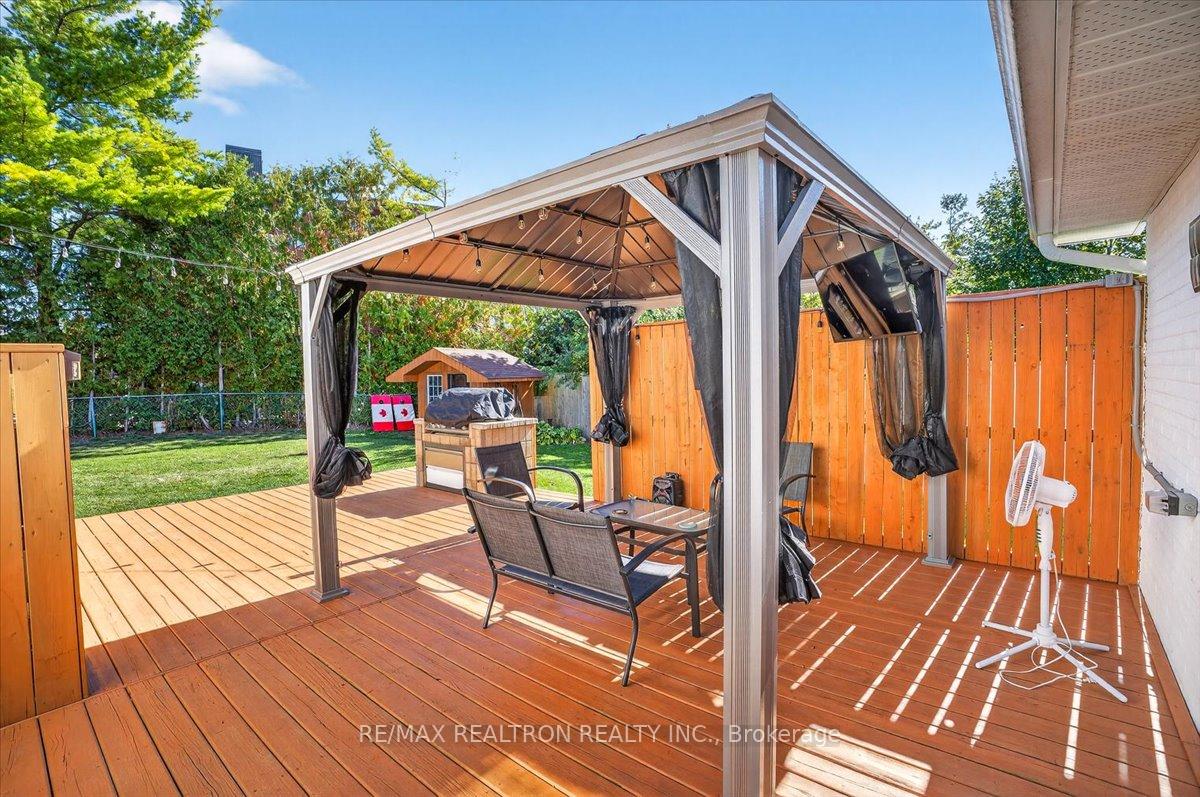 Photo 39 of 48 Roslyn Road, Barrie, Wellington — HOMEH