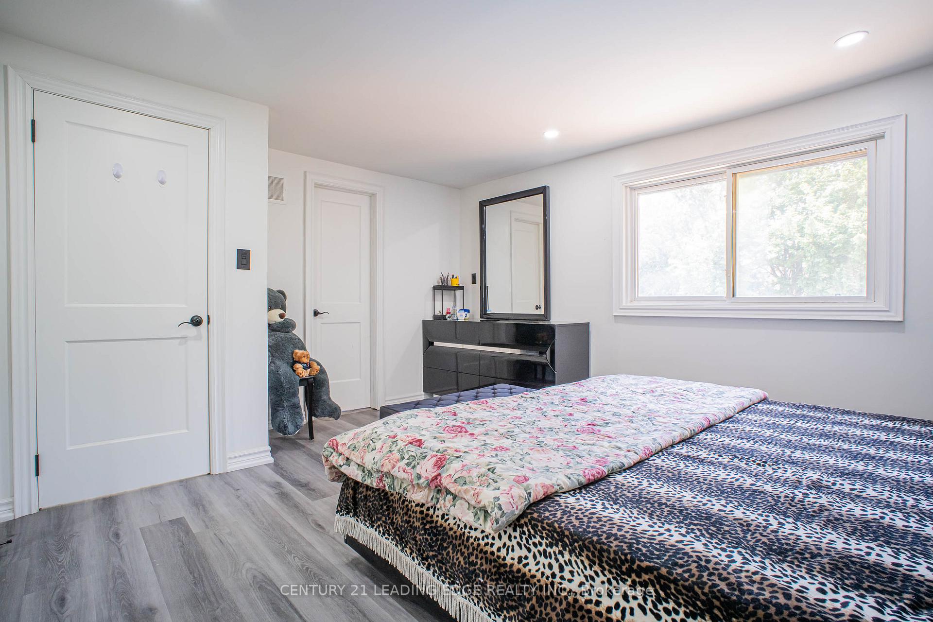Photo 17 of 77 Elford Crescent, Hamilton, Vincent — HOMEH