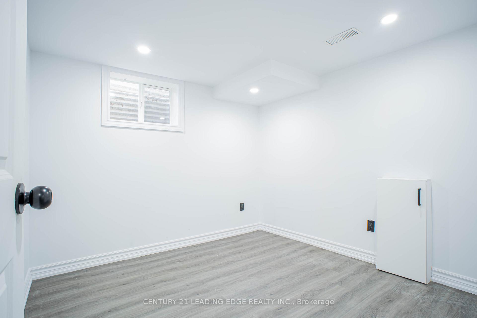 Photo 13 of 77 Elford Crescent, Hamilton, Vincent — HOMEH