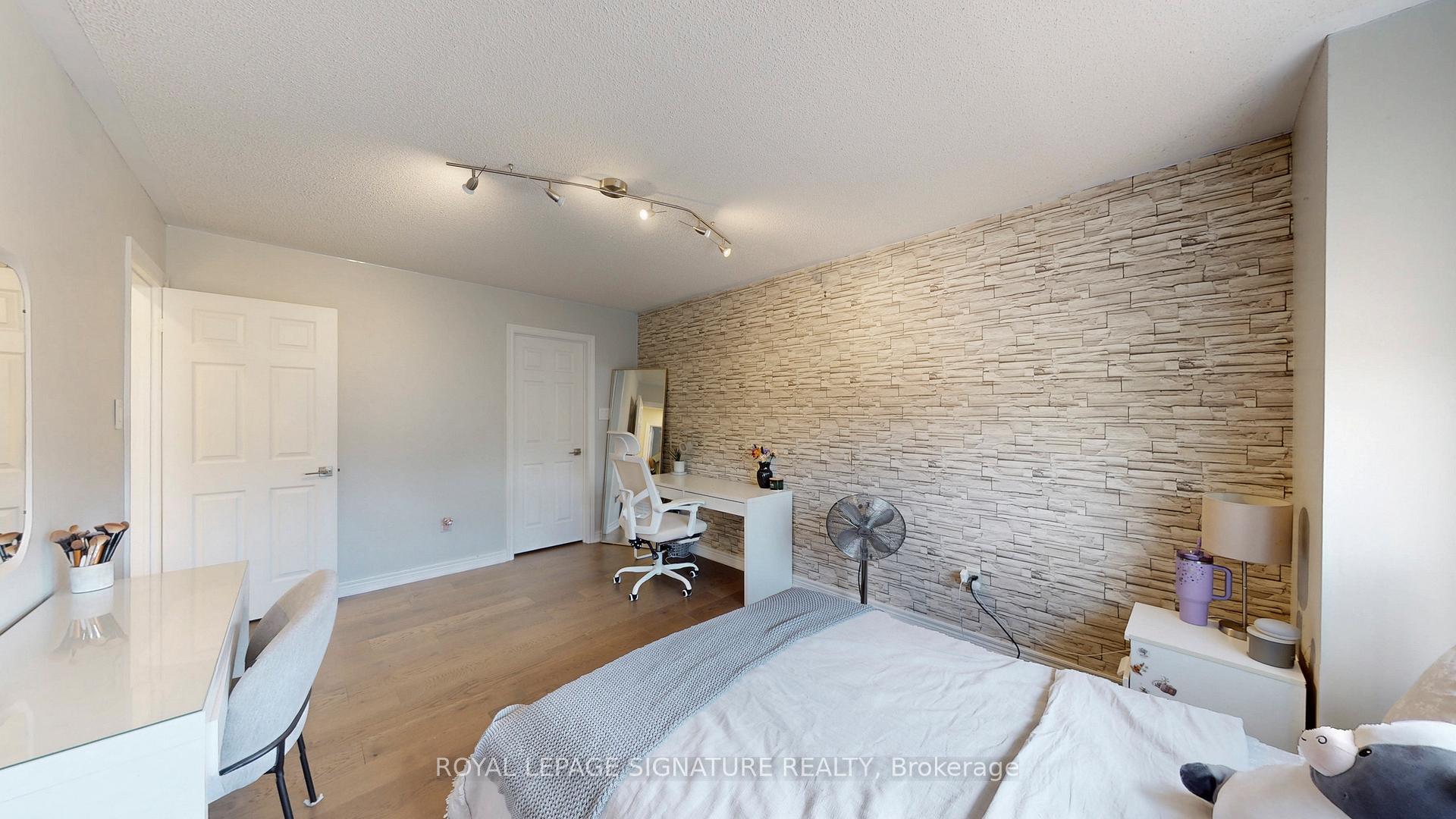 Photo 20 of 25 Sawston Circle, Brampton, Fletcher's Meadow — HOMEH