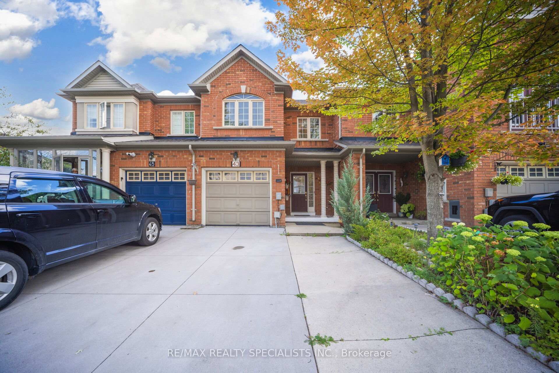 Front of 43 Rockgarden Trail