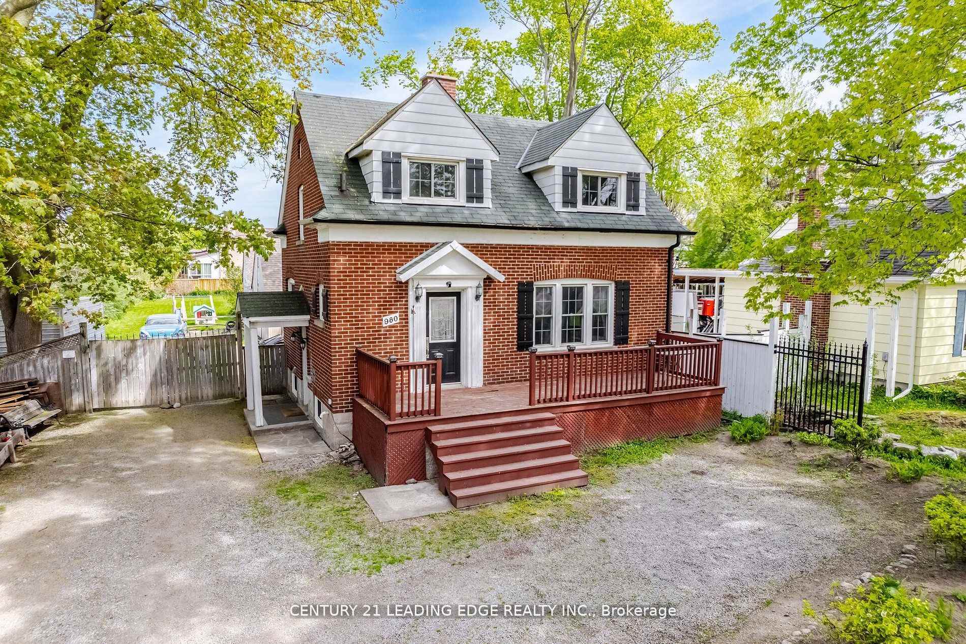 Front of 980 King Street E