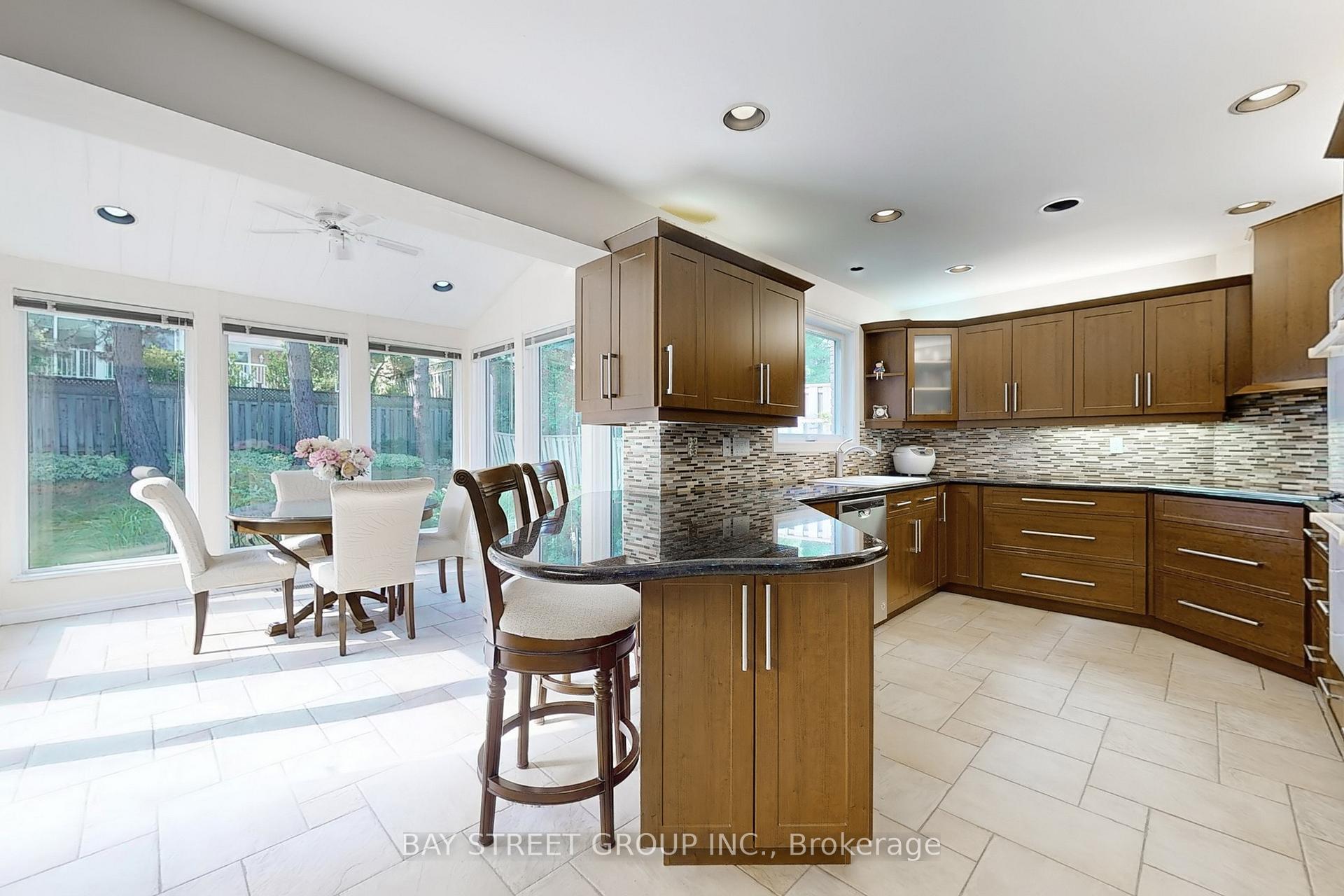 Photo 17 of 33 Roman Road, Markham, German Mills — HOMEH