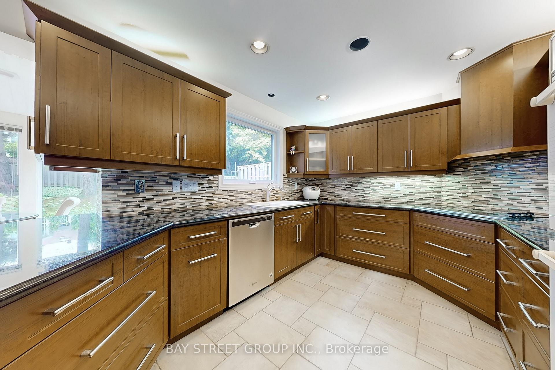 Photo 29 of 33 Roman Road, Markham, German Mills — HOMEH