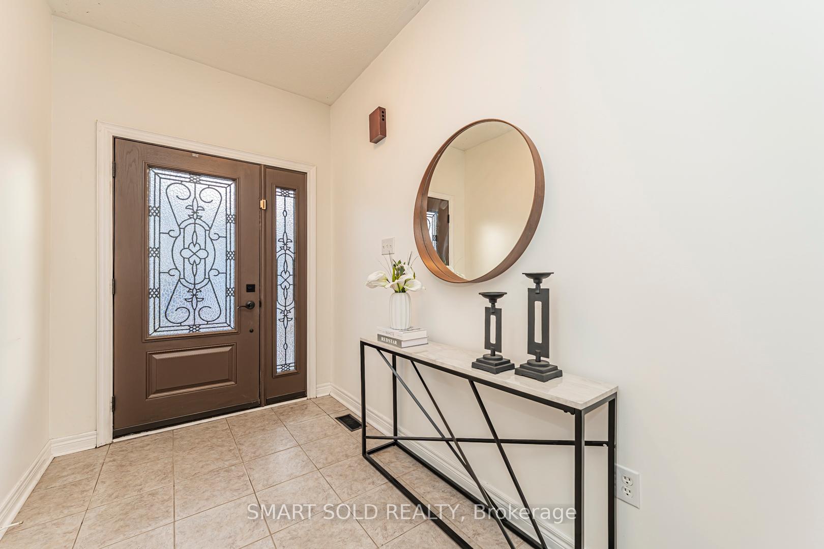 Photo 2 of 224 Summeridge Drive, Vaughan, Patterson — HOMEH