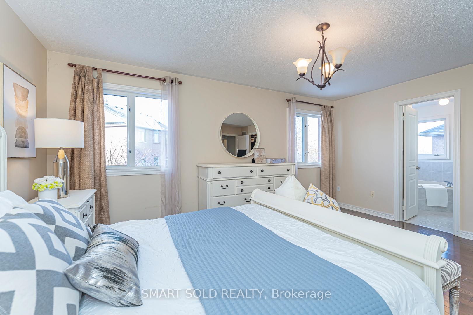 Photo 10 of 224 Summeridge Drive, Vaughan, Patterson — HOMEH