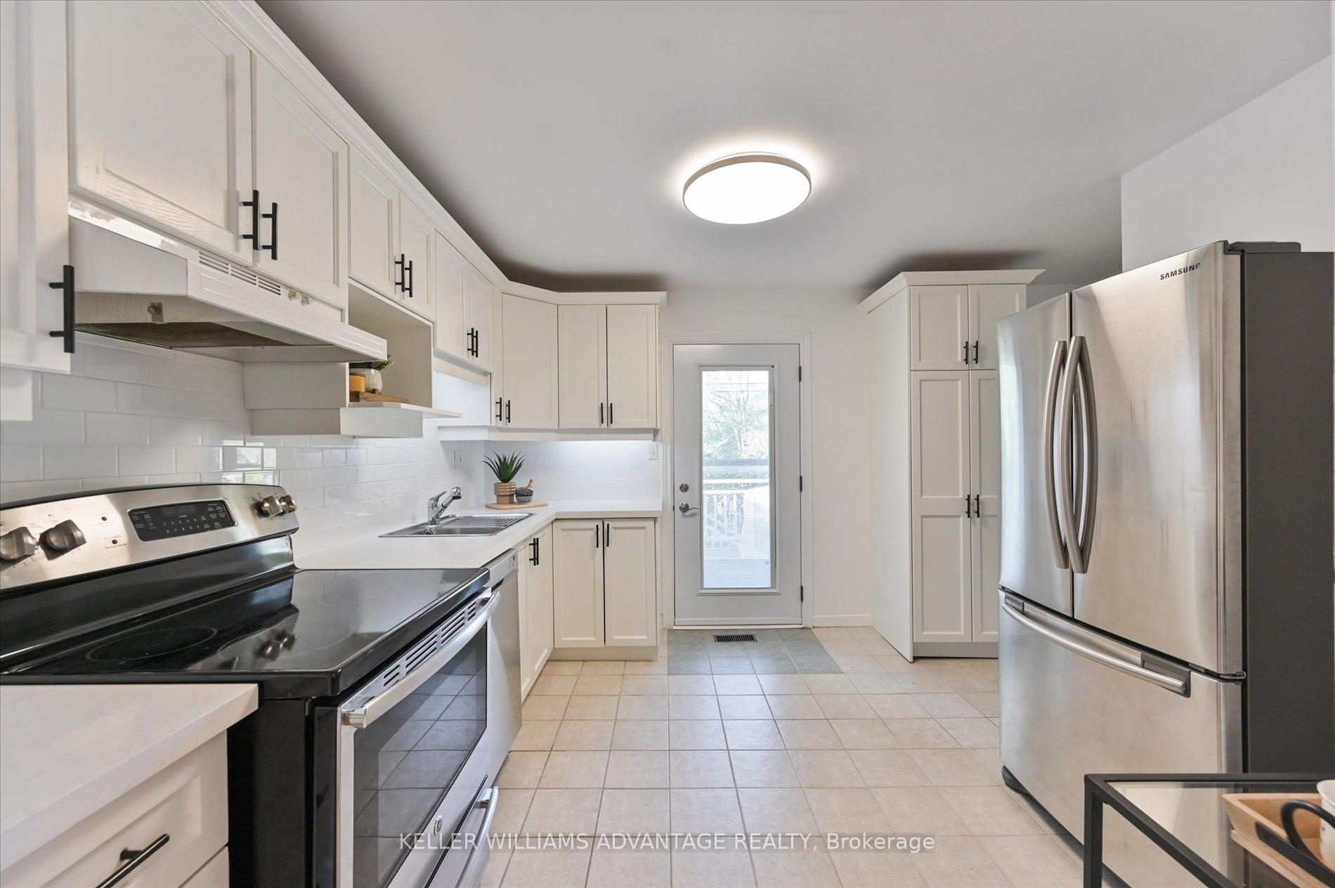 Photo 6 of 10 Amroth Avenue, Toronto, East End-Danforth — HOMEH