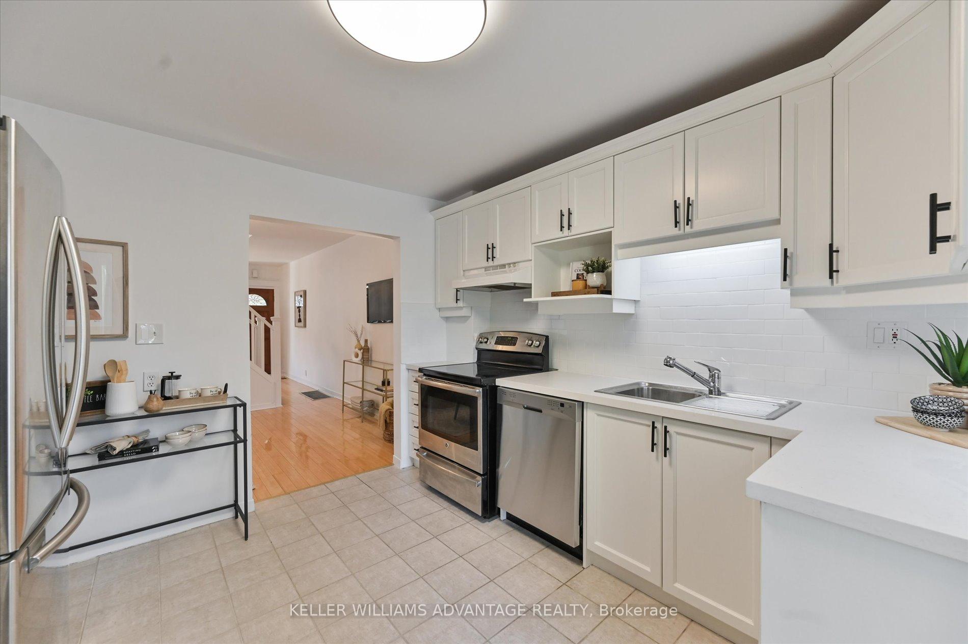 Photo 12 of 10 Amroth Avenue, Toronto, East End-Danforth — HOMEH