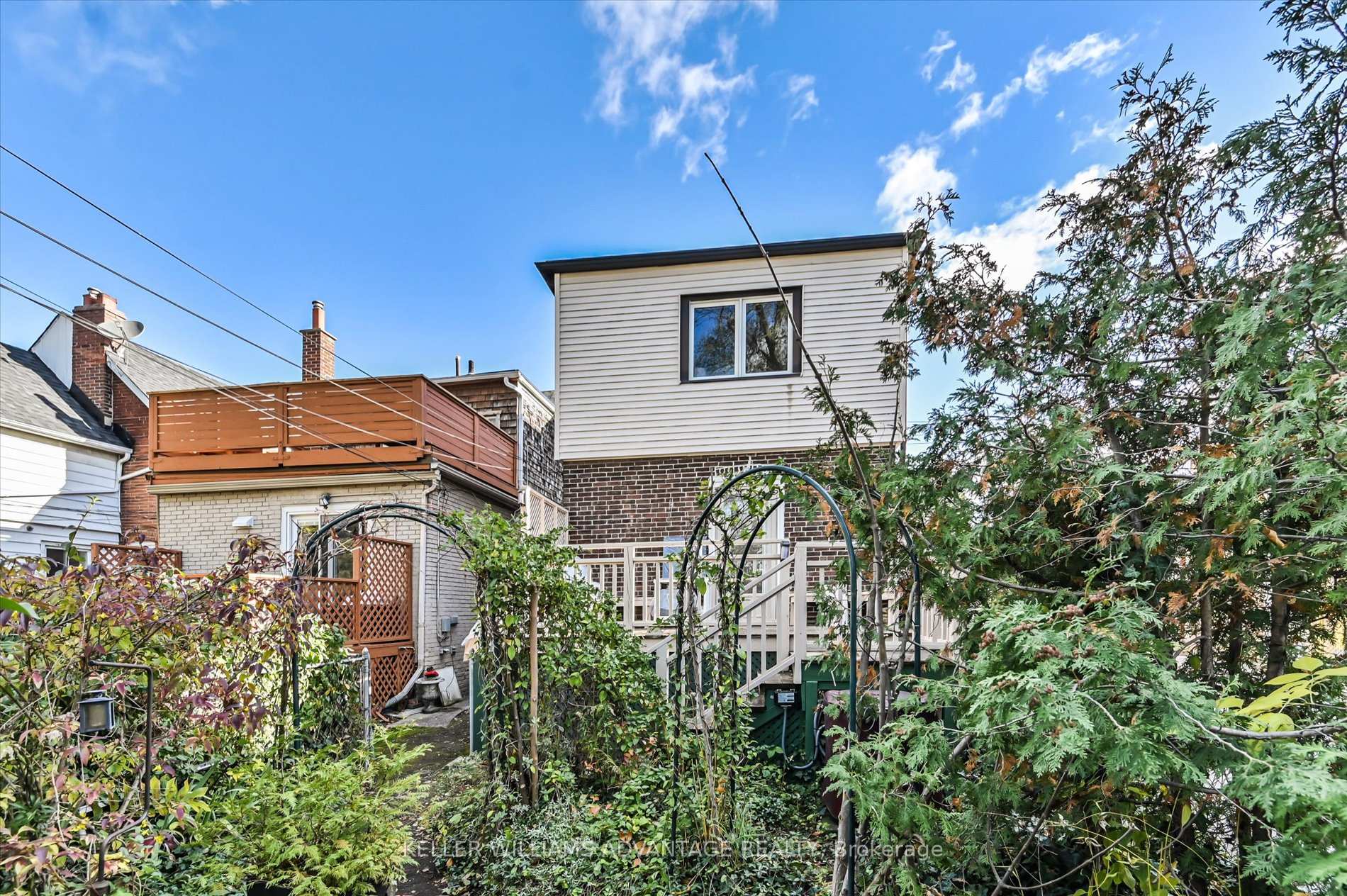 Photo 14 of 10 Amroth Avenue, Toronto, East End-Danforth — HOMEH