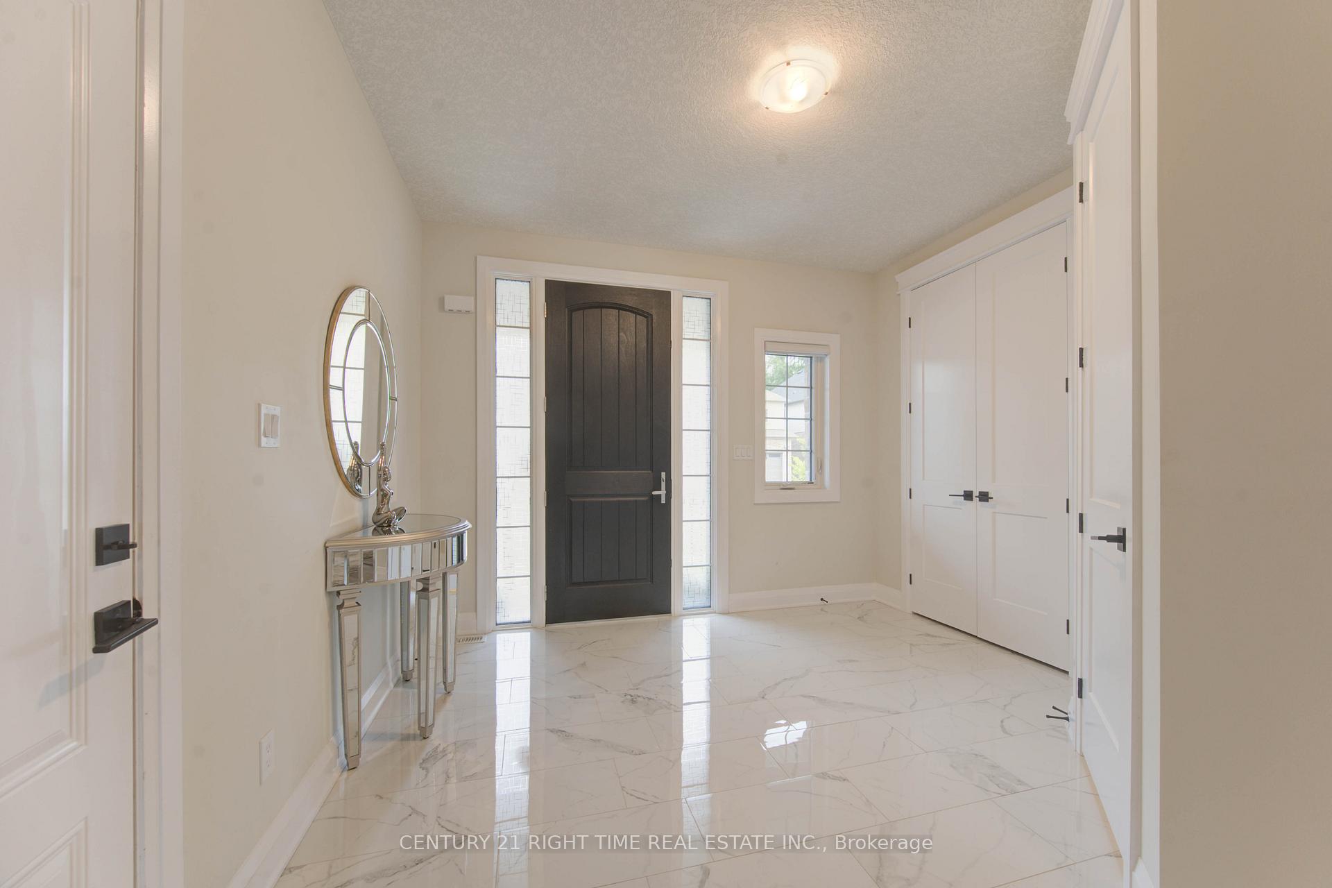 Photo 6 of 546 Bridgemill Crescent, Kitchener — HOMEH