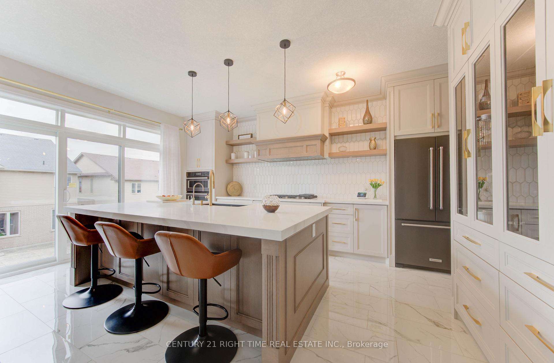 Photo 3 of 546 Bridgemill Crescent, Kitchener — HOMEH