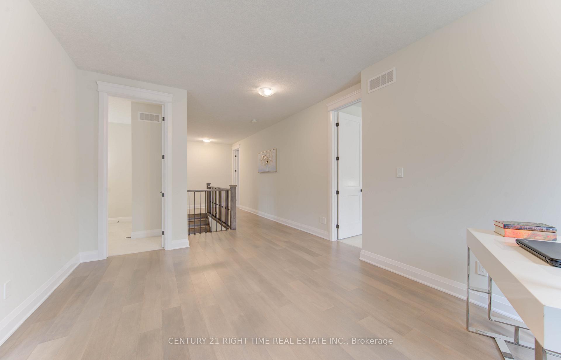 Photo 25 of 546 Bridgemill Crescent, Kitchener — HOMEH