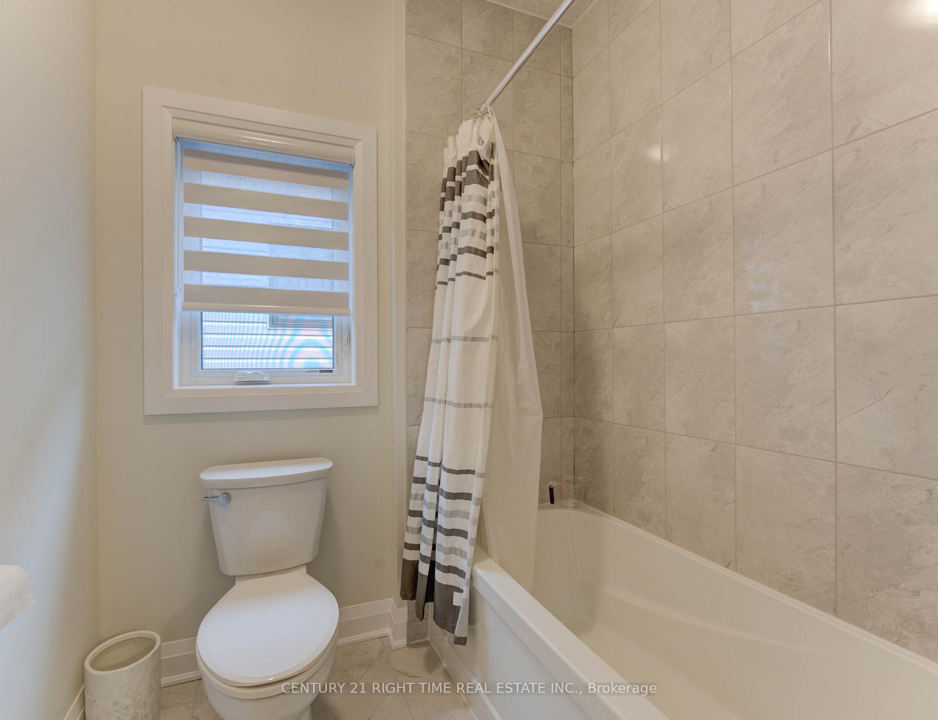 Photo 36 of 546 Bridgemill Crescent, Kitchener — HOMEH