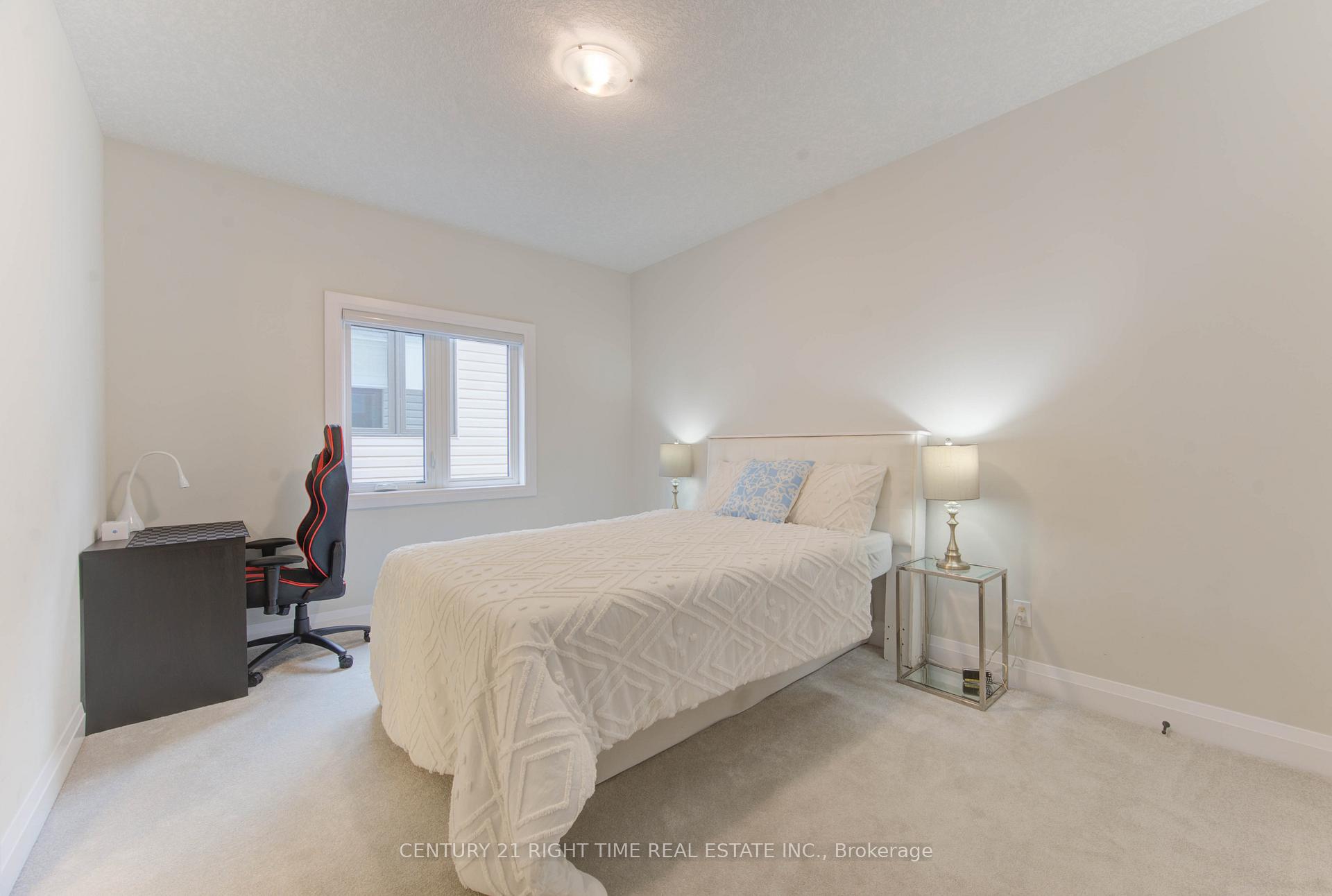 Photo 23 of 546 Bridgemill Crescent, Kitchener — HOMEH