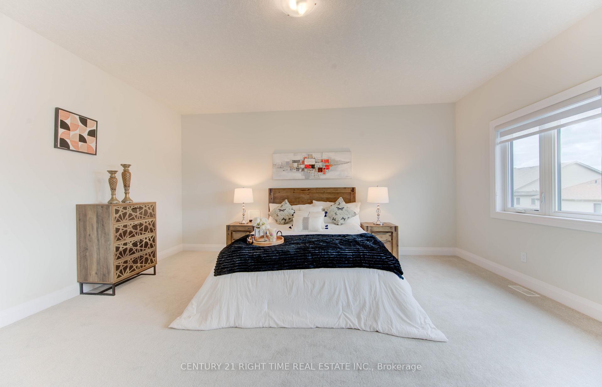 Photo 37 of 546 Bridgemill Crescent, Kitchener — HOMEH