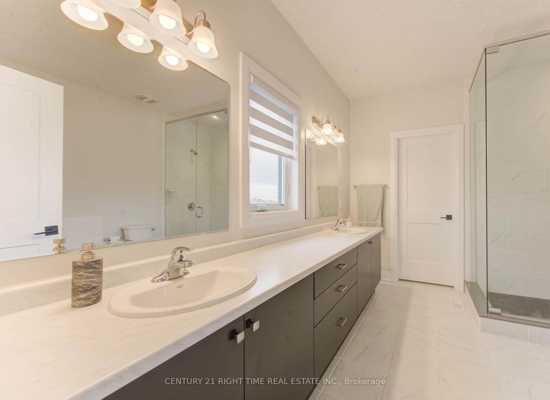 Photo 44 of 546 Bridgemill Crescent, Kitchener — HOMEH