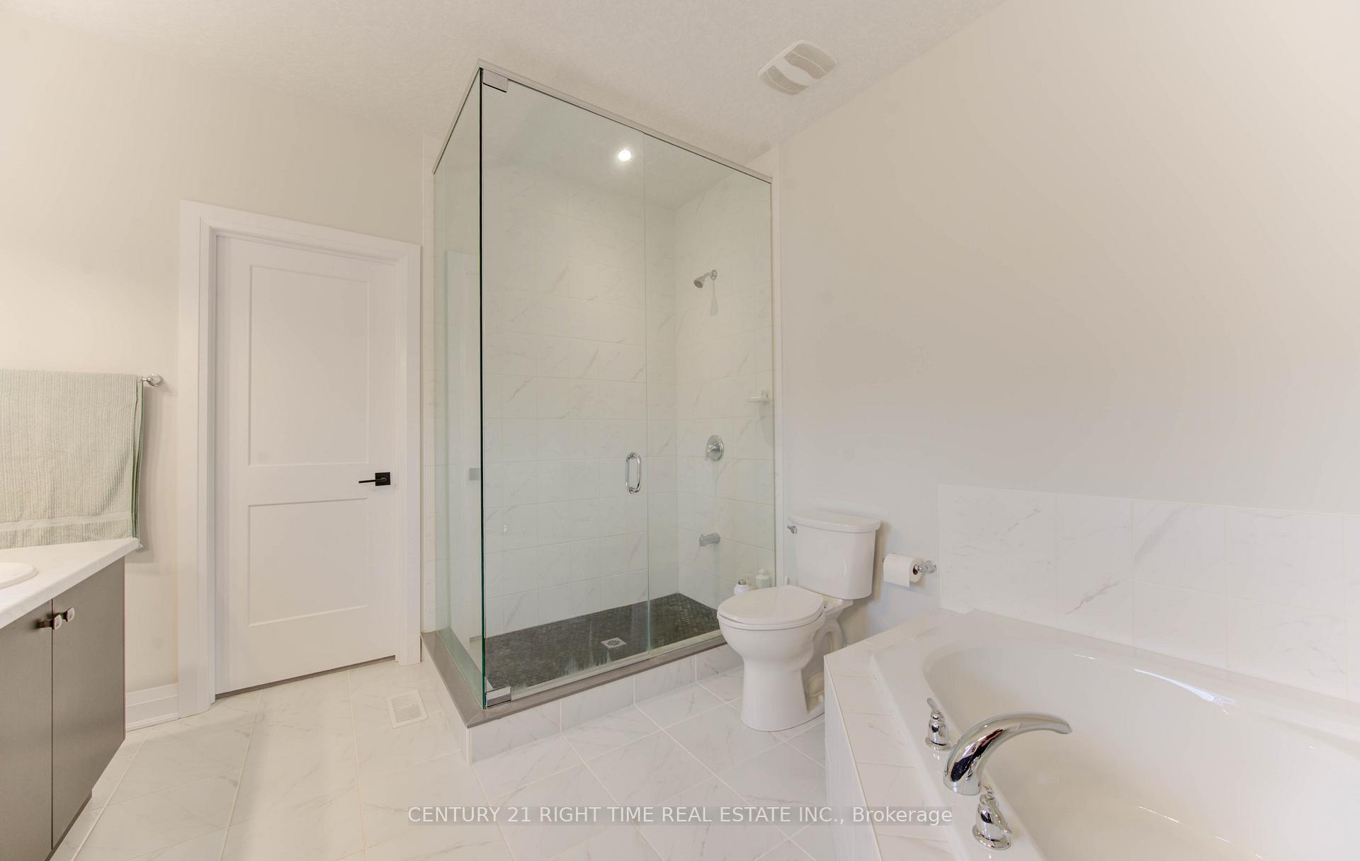 Photo 19 of 546 Bridgemill Crescent, Kitchener — HOMEH