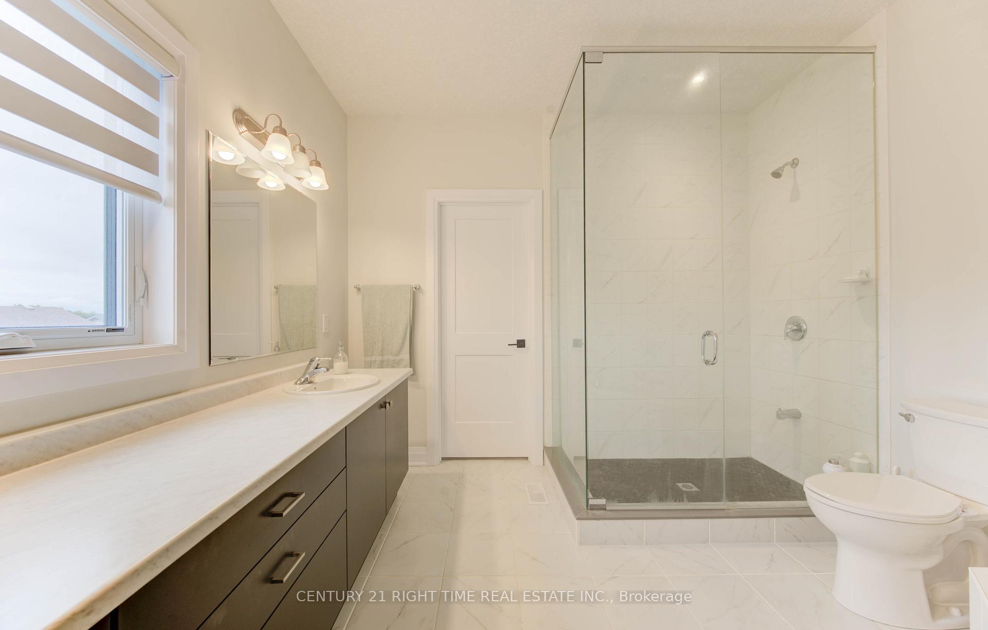 Photo 29 of 546 Bridgemill Crescent, Kitchener — HOMEH