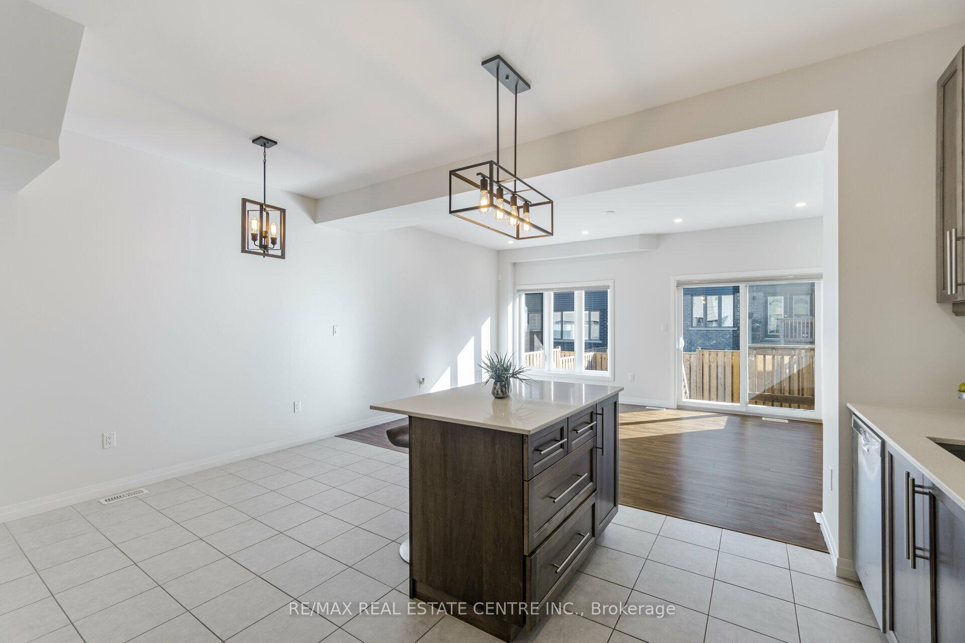 Photo 26 of Unit 48, 30 Times Square Boulevard, Hamilton, Stoney Creek Mountain — HOMEH