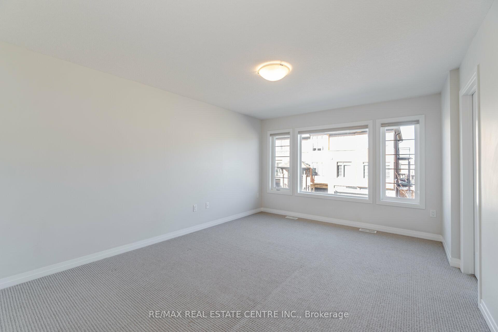 Photo 12 of Unit 48, 30 Times Square Boulevard, Hamilton, Stoney Creek Mountain — HOMEH