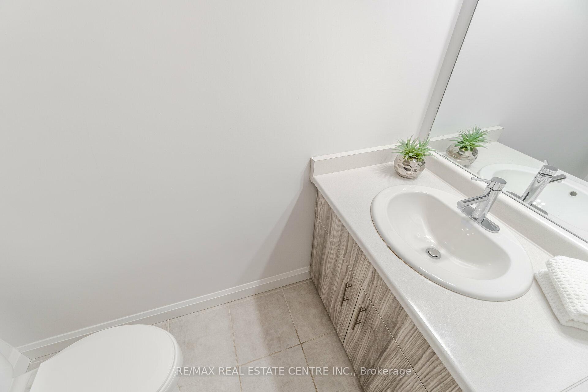 Photo 17 of Unit 48, 30 Times Square Boulevard, Hamilton, Stoney Creek Mountain — HOMEH