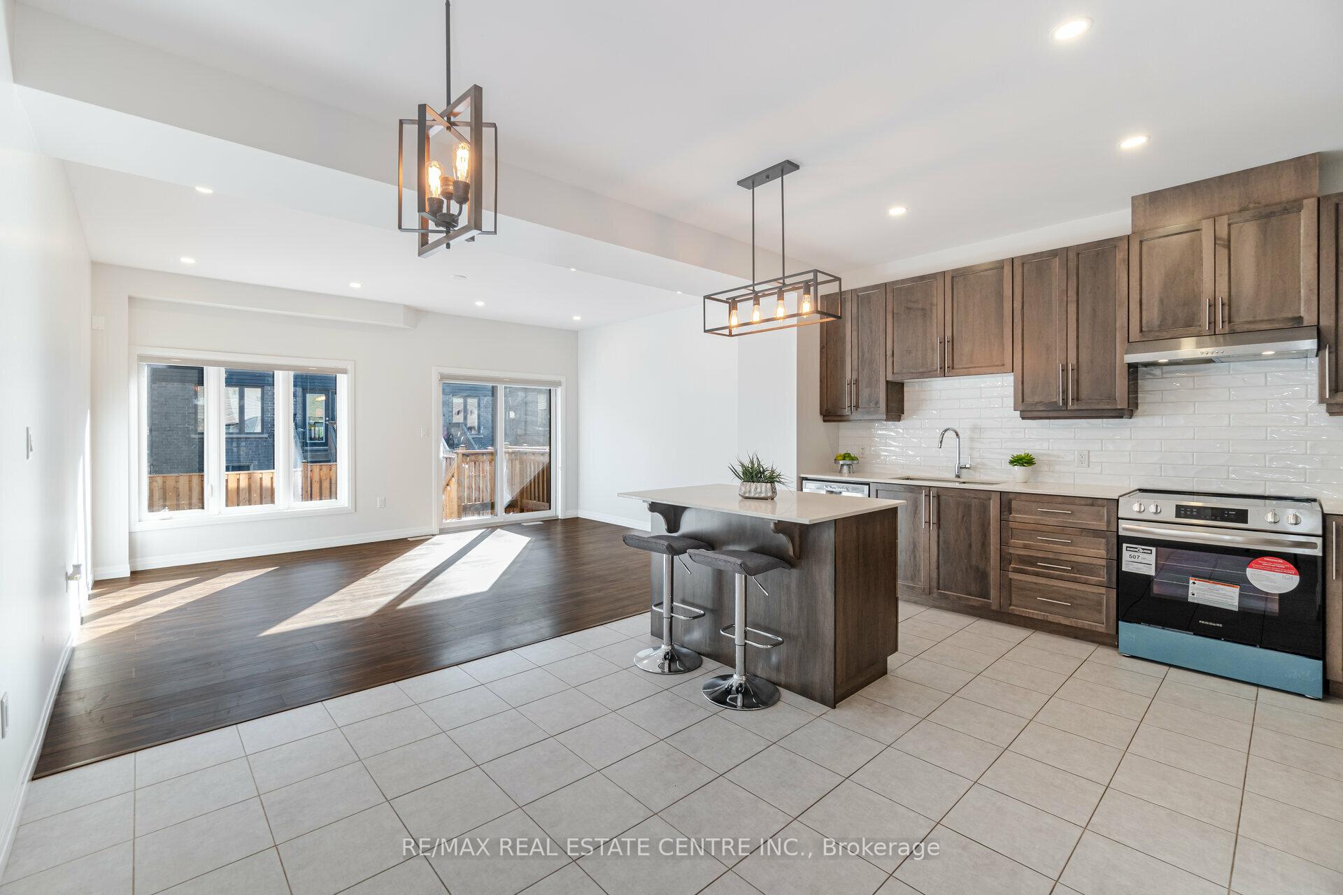 Photo 32 of Unit 48, 30 Times Square Boulevard, Hamilton, Stoney Creek Mountain — HOMEH
