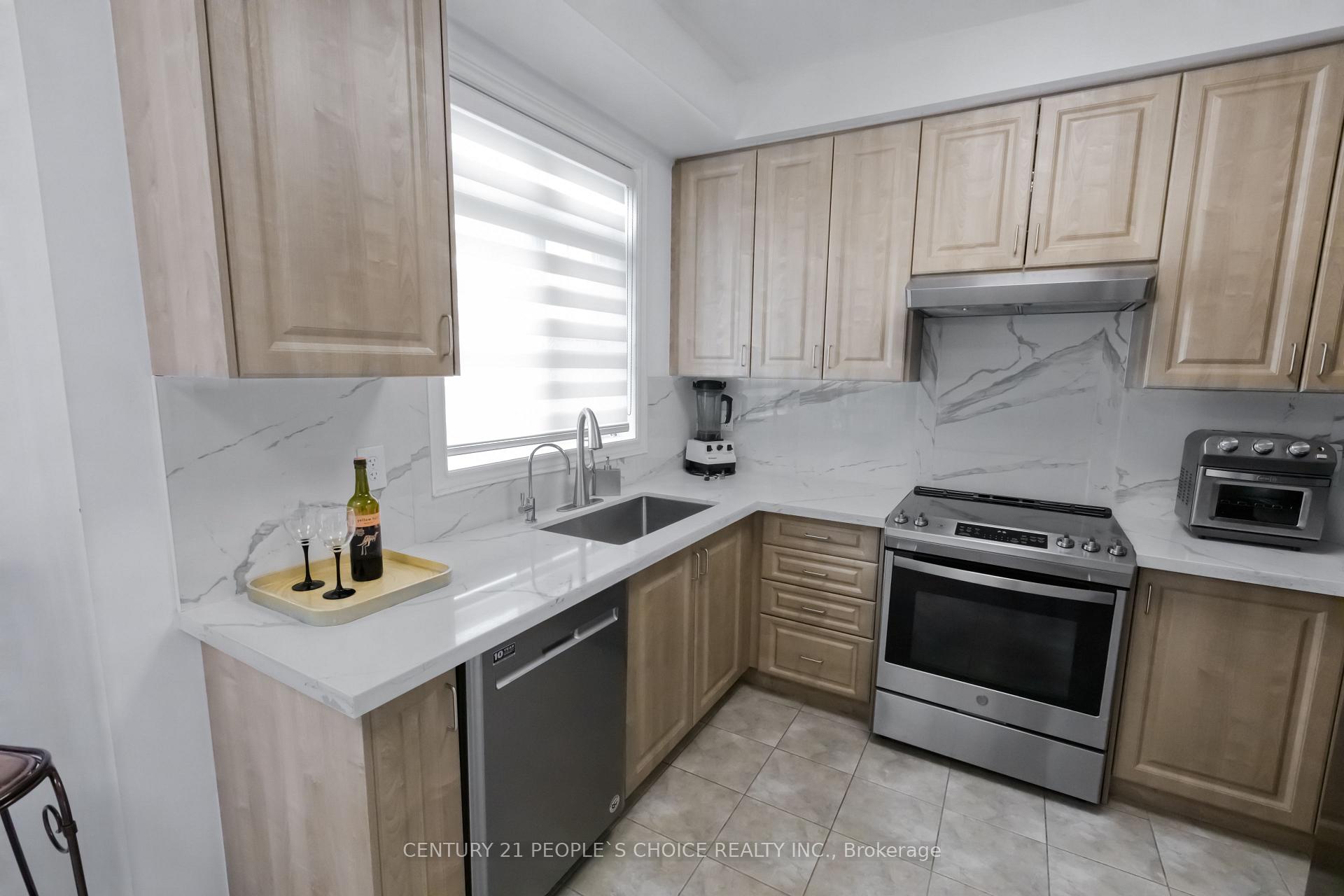 Photo 8 of 102 Roy Grove Way, Markham, Greensborough — HOMEH