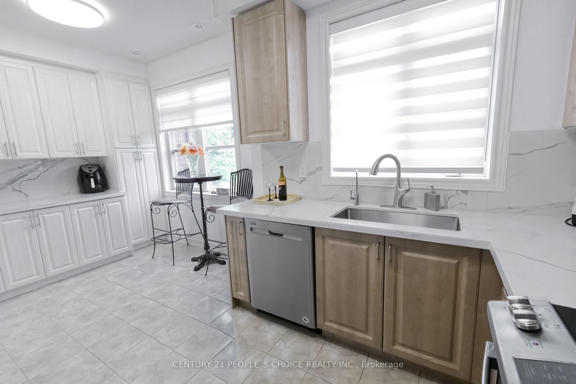 Photo 13 of 102 Roy Grove Way, Markham, Greensborough — HOMEH