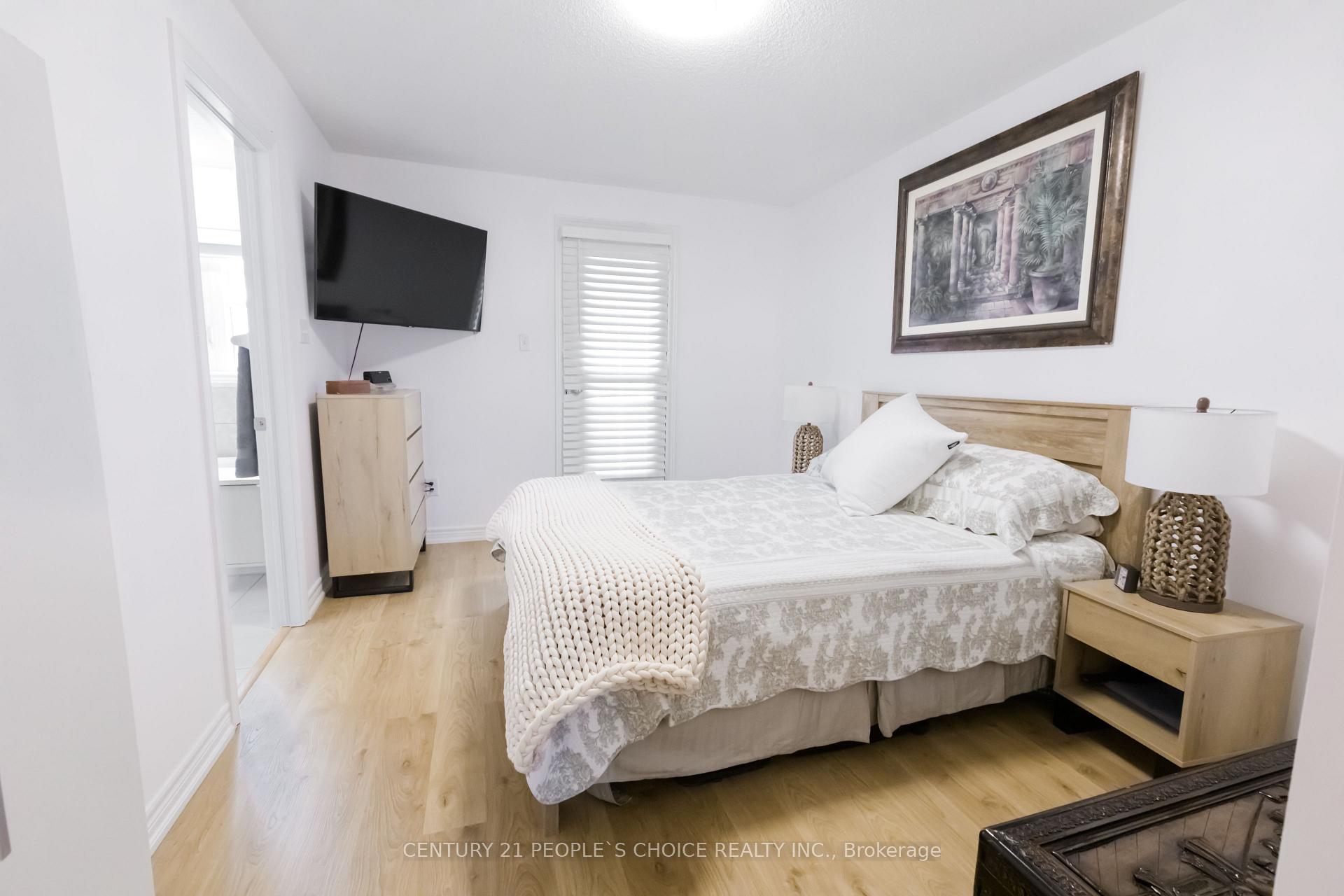 Photo 21 of 102 Roy Grove Way, Markham, Greensborough — HOMEH