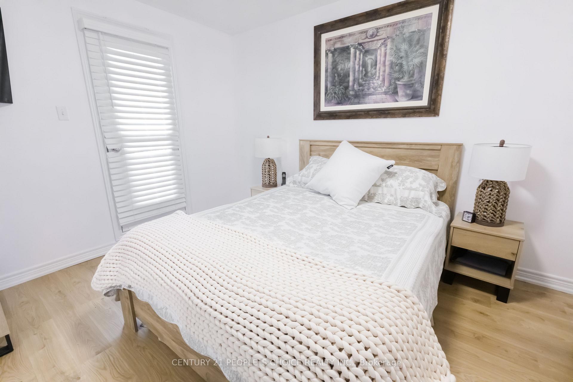 Photo 22 of 102 Roy Grove Way, Markham, Greensborough — HOMEH
